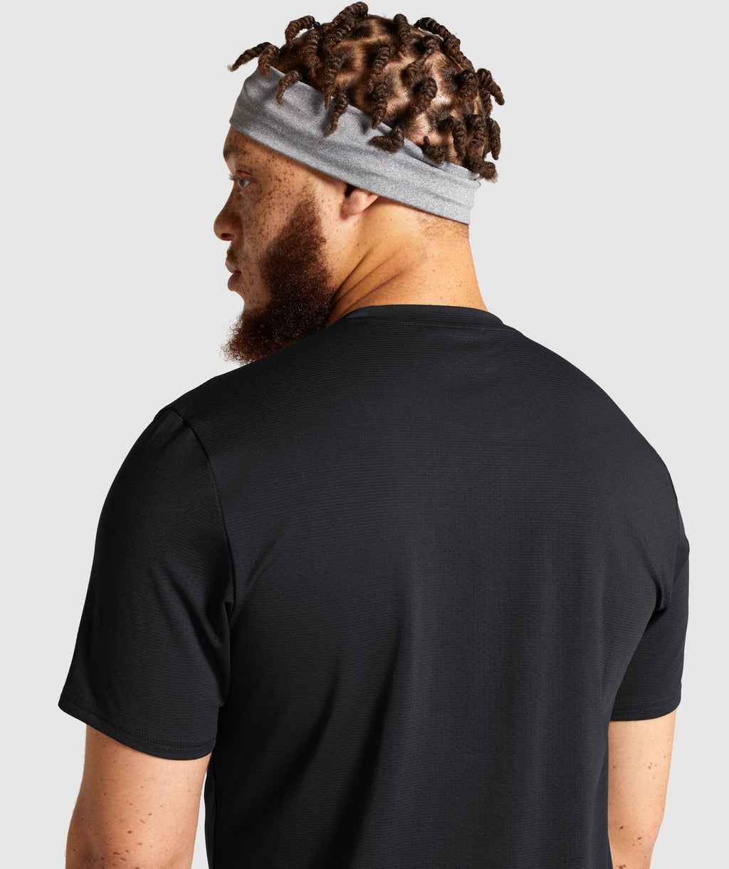 gymshark-arrival-t-shirt-black-white-logo