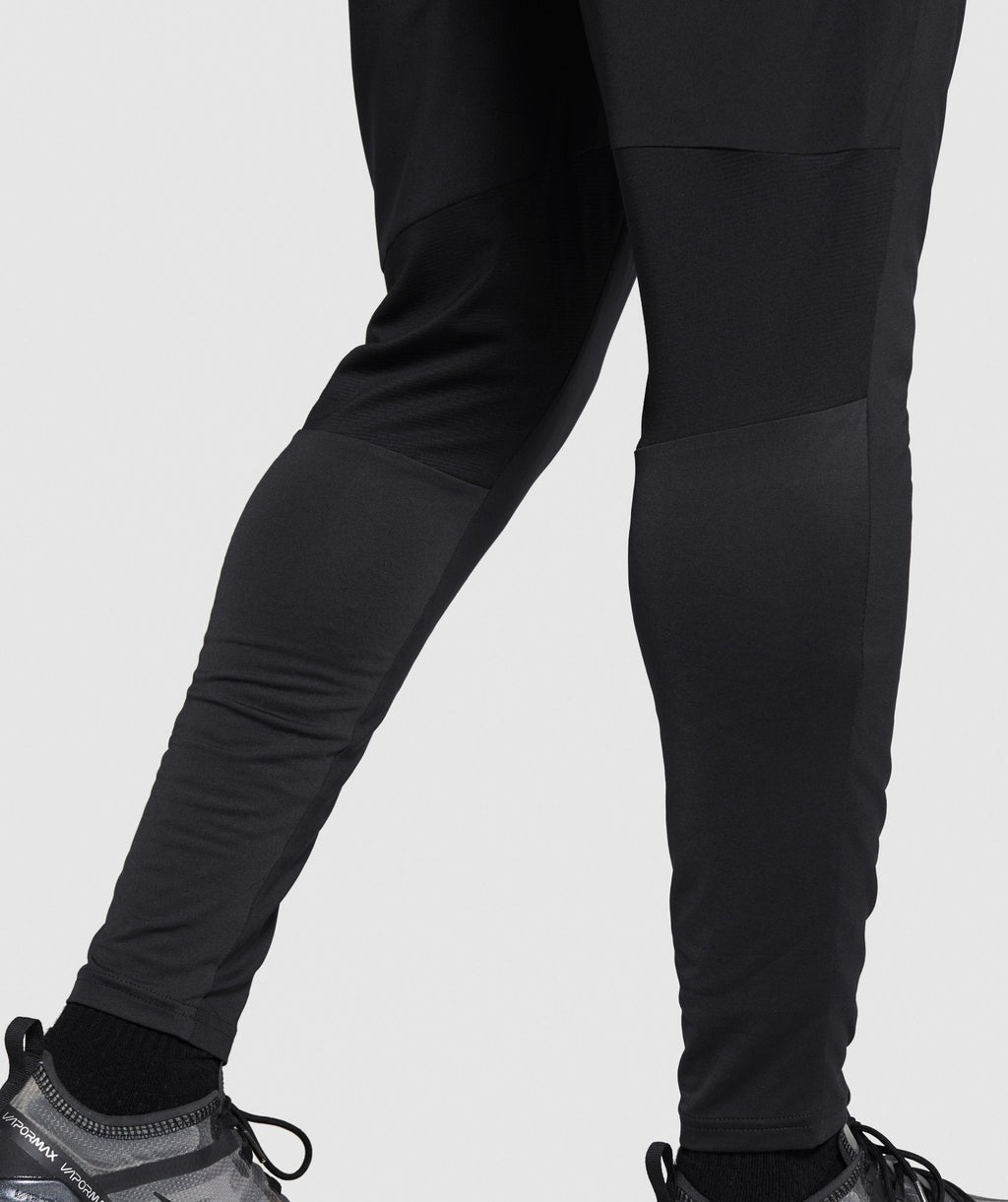gymshark-aspect-joggers-black-logo-grey
