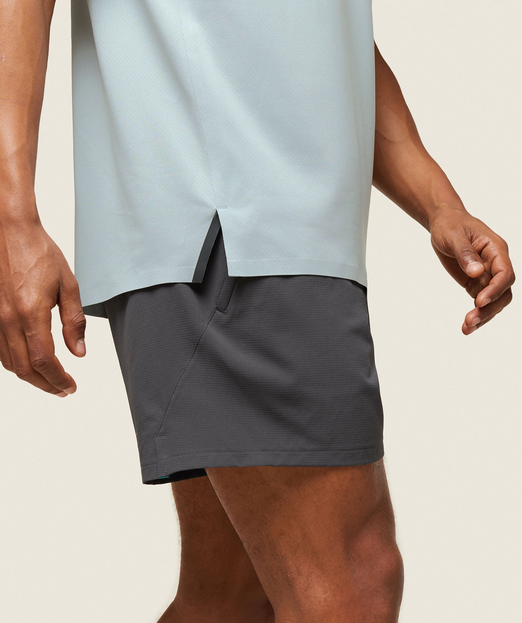 gymshark-everywear-tech-sleeveless-tee-ice-grey-ss24