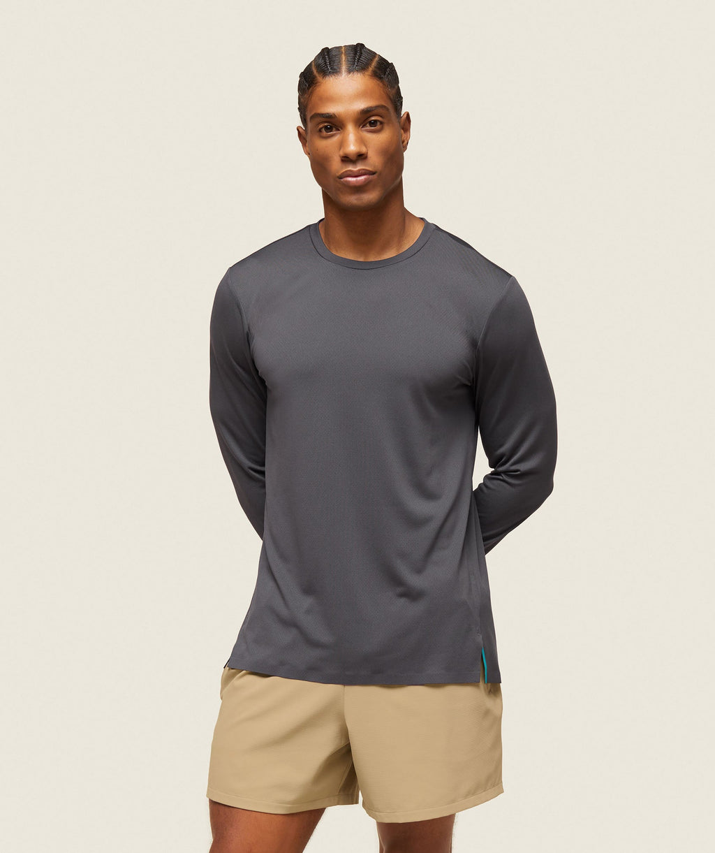 gymshark-everywear-tech-long-sleeve-tee-onyx-grey-ss24