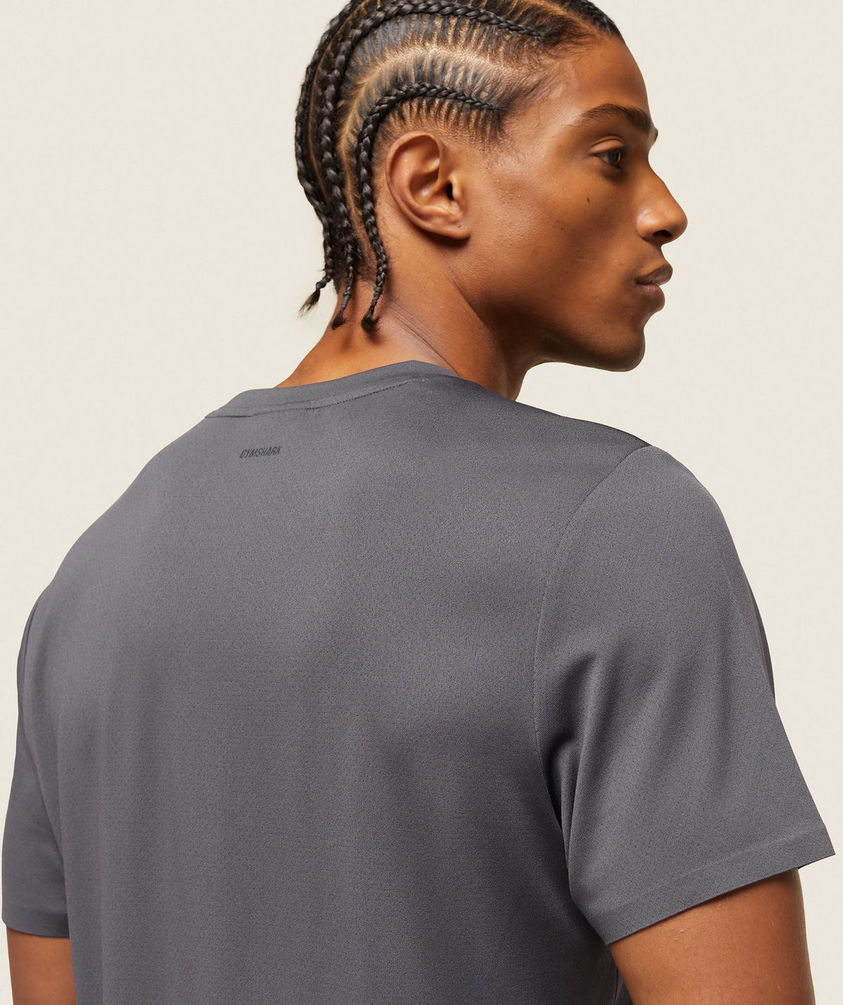 gymshark-everywear-tech-tee-onyx-grey-ss24