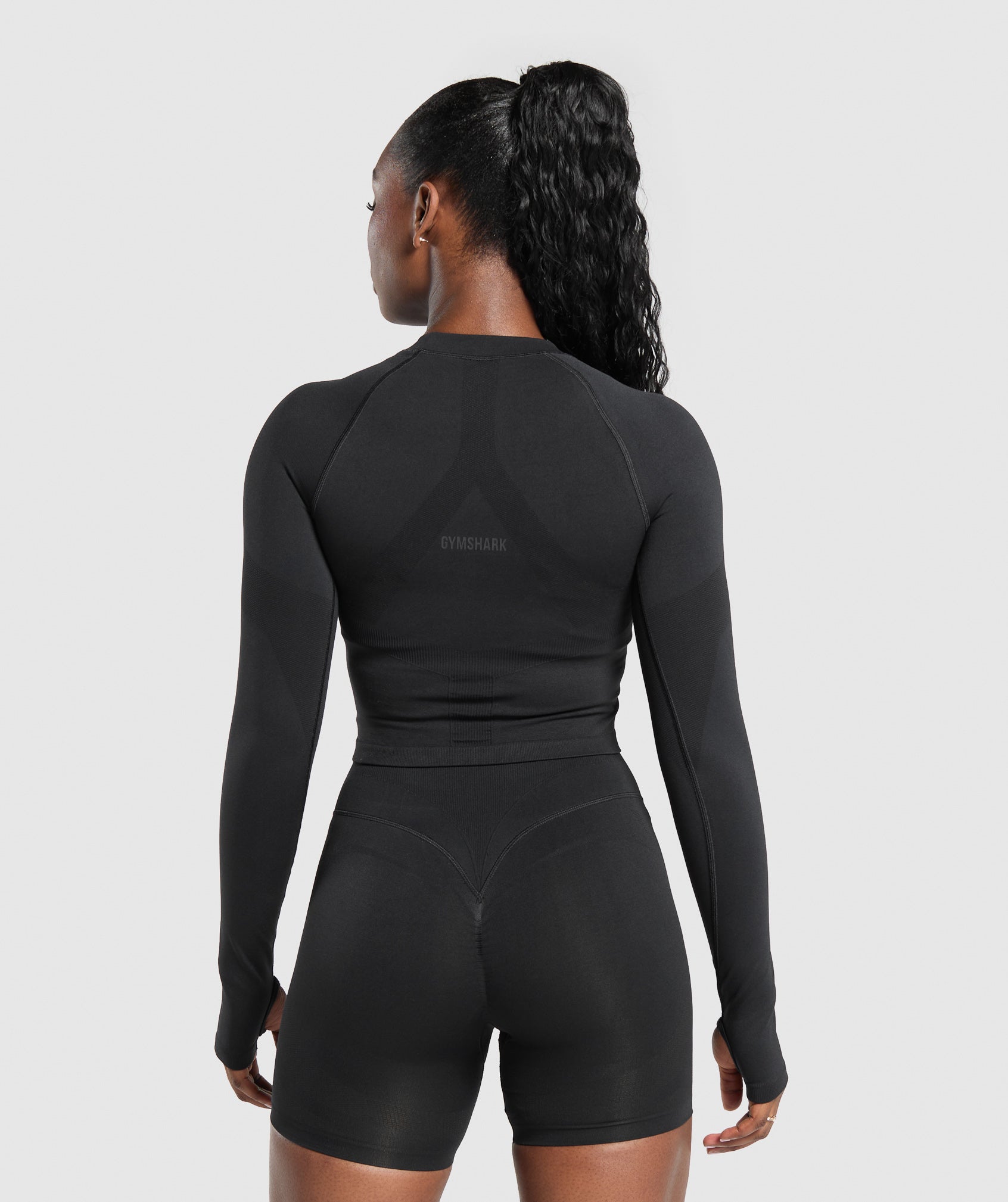 gymshark-activate-long-sleeve-top-black-ss24