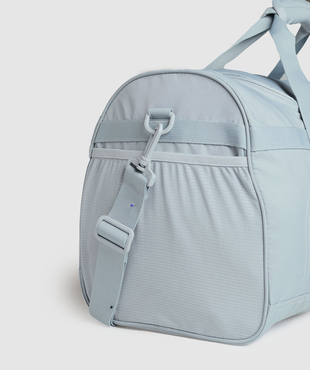 gymshark-active-holdall-medium-ice-grey-aw24