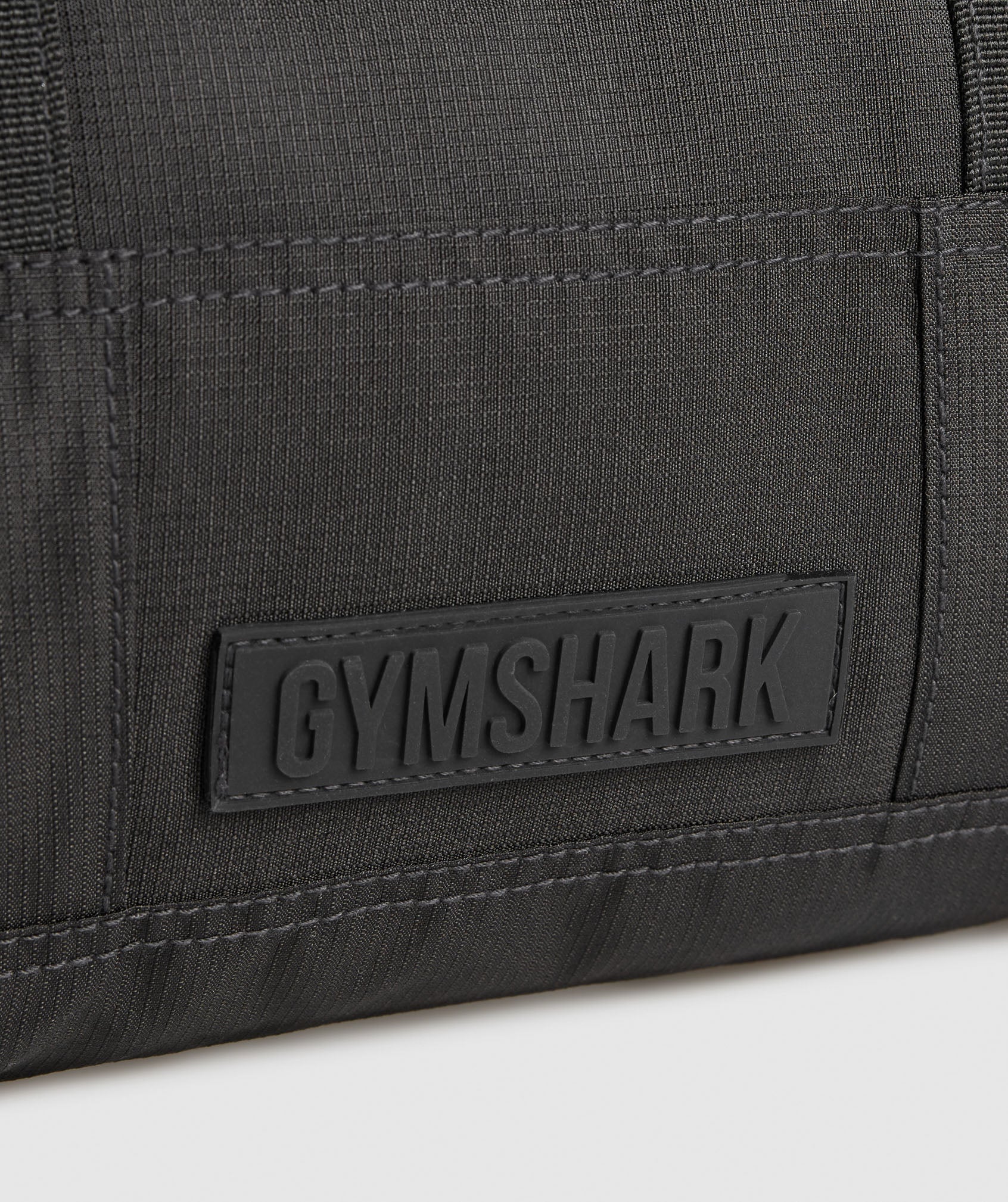 gymshark-active-holdall-mini-black-aw24