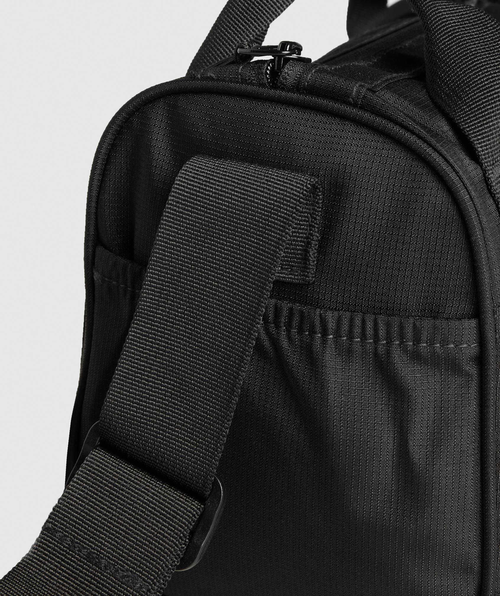 gymshark-active-holdall-mini-black-aw24