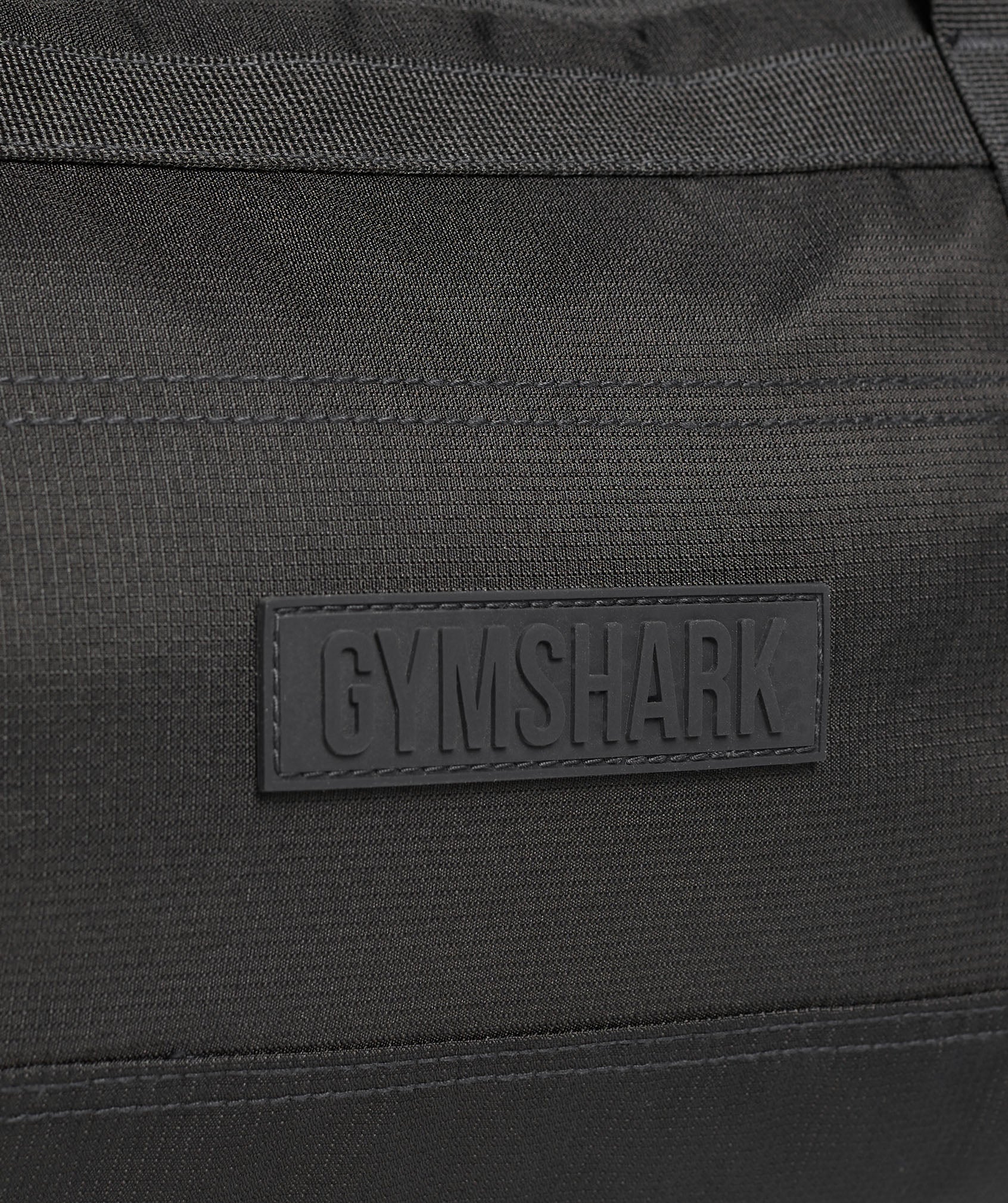 gymshark-active-holdall-small-black-aw24