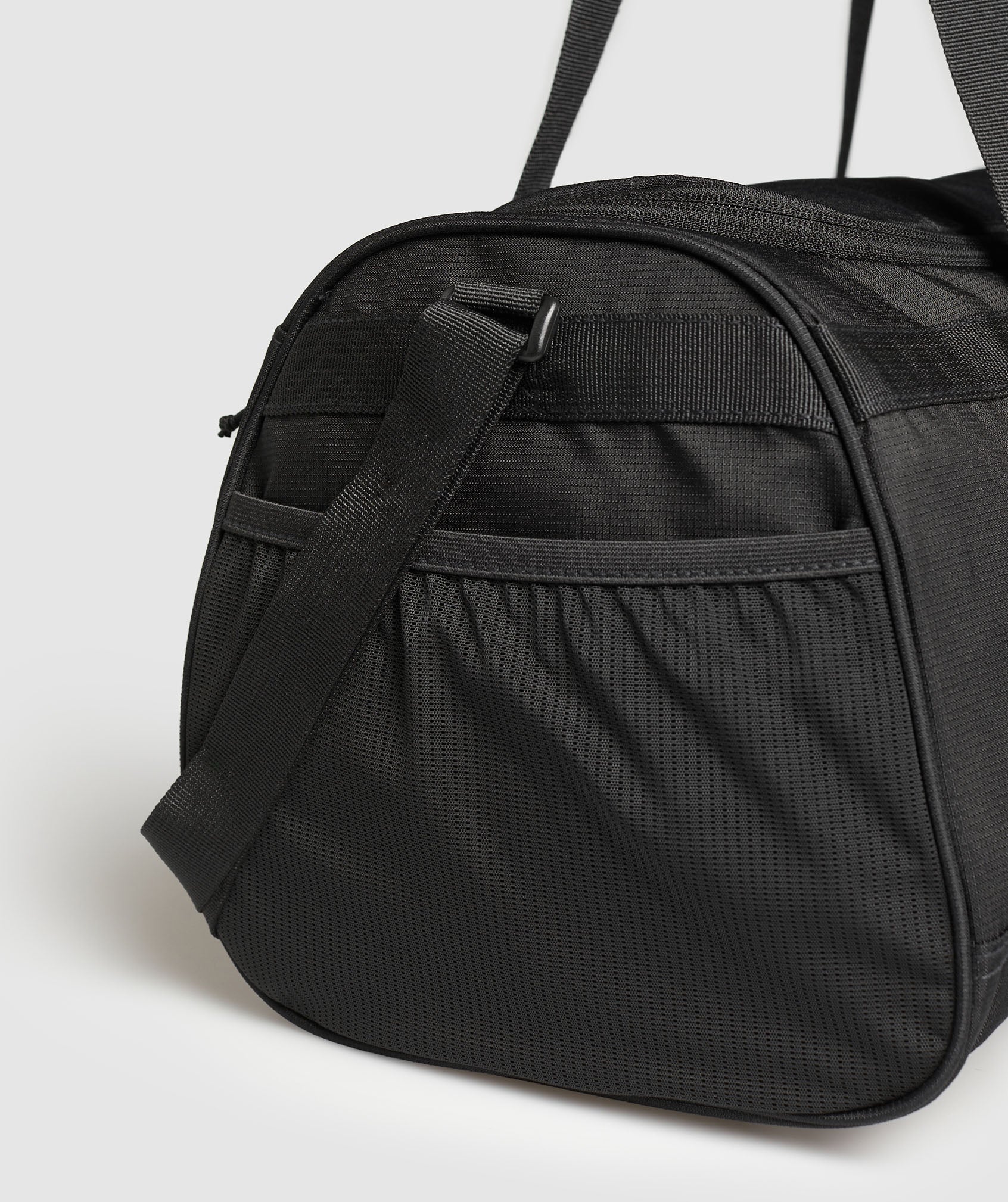 gymshark-active-holdall-small-black-aw24