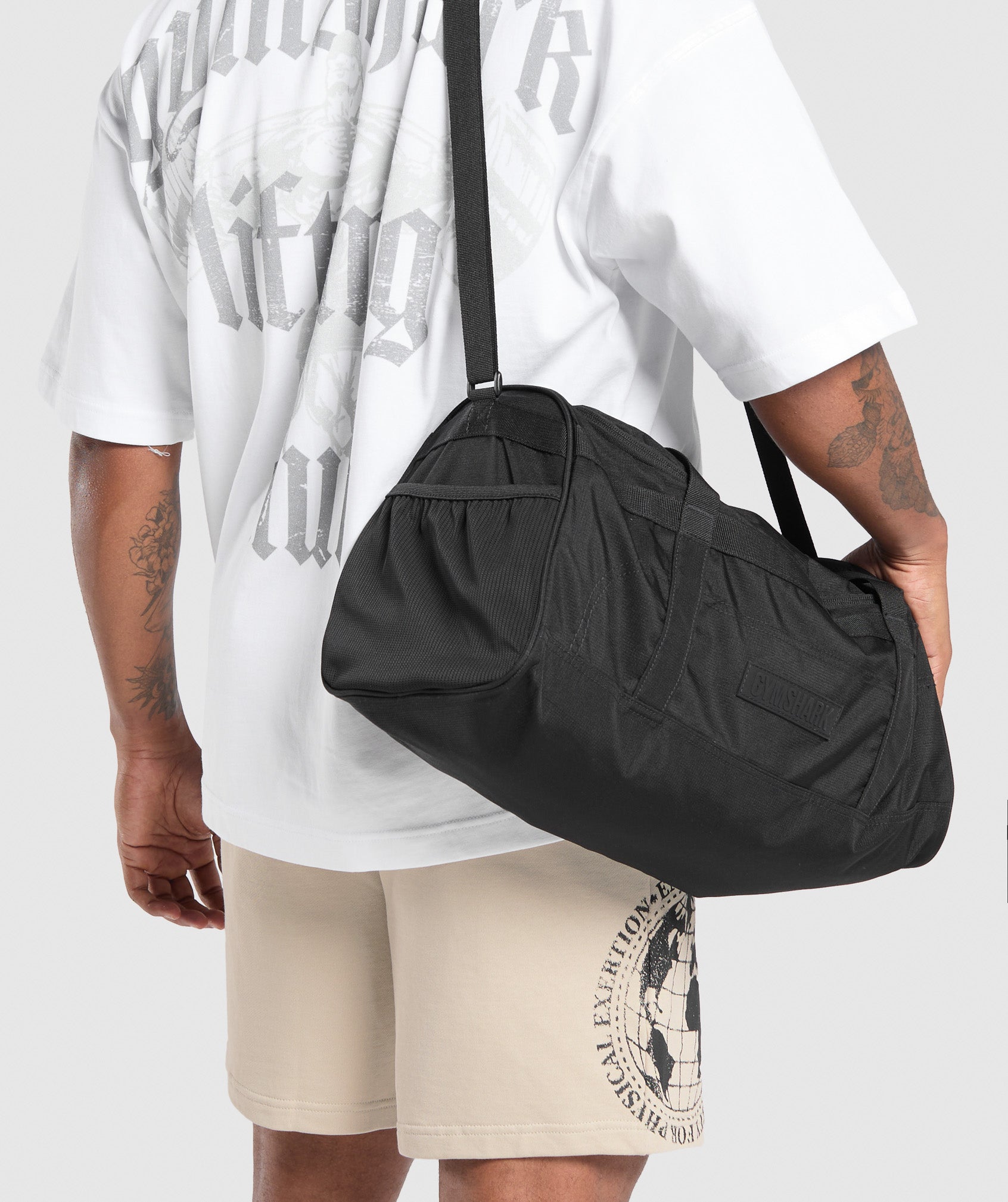 gymshark-active-holdall-small-black-aw24