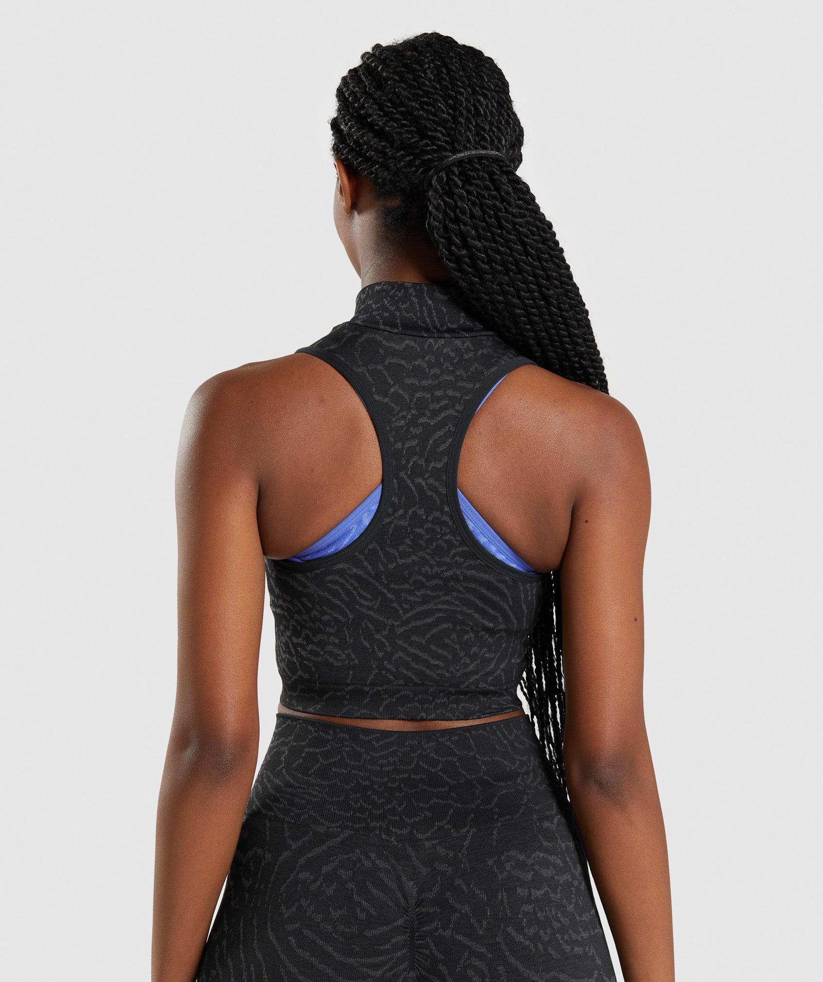 gymshark-adapt-animal-seamless-crop-1-2-zip-black-ss22