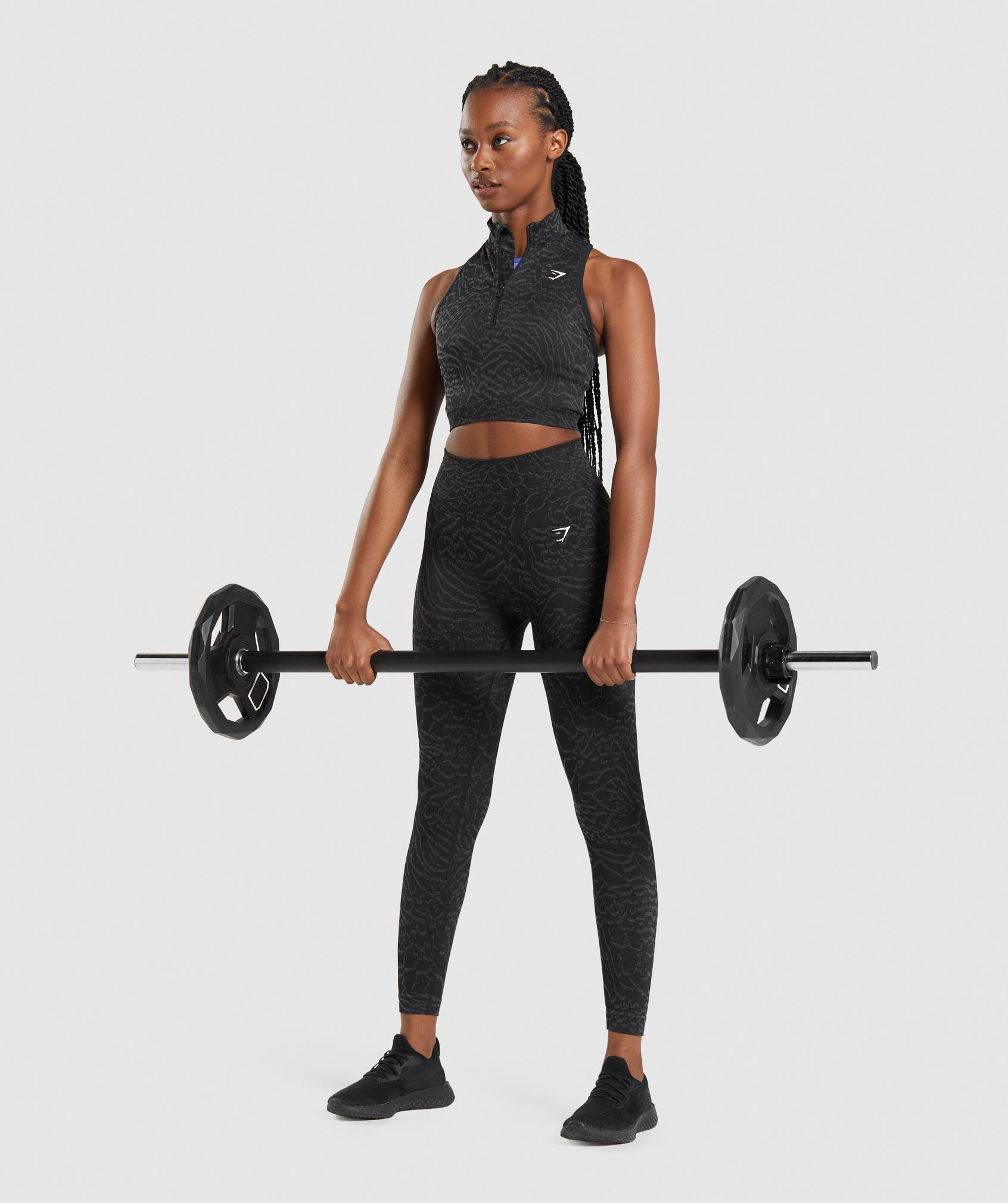 gymshark-adapt-animal-seamless-crop-1-2-zip-black-ss22