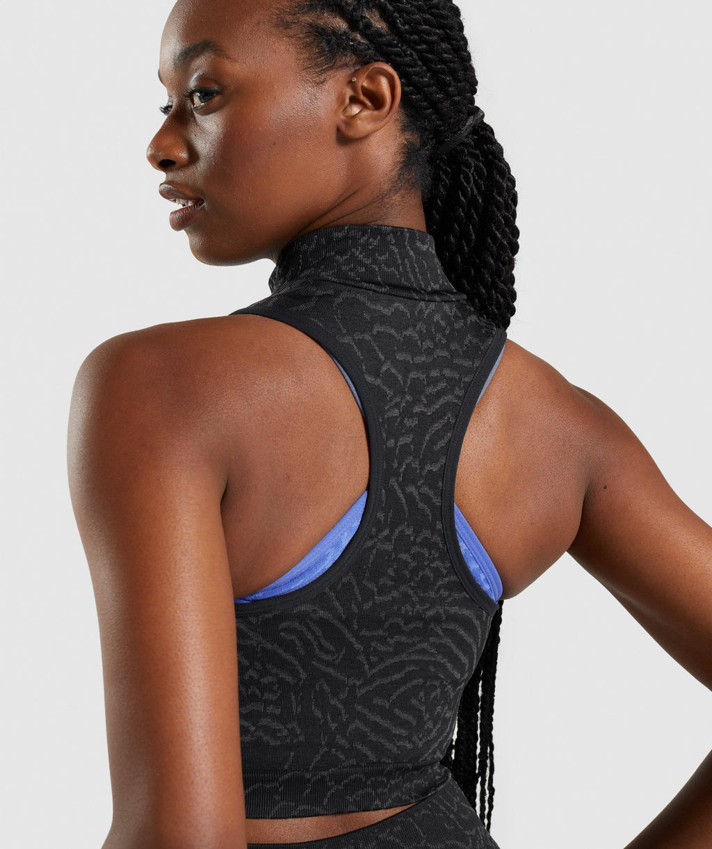gymshark-adapt-animal-seamless-crop-1-2-zip-black-ss22