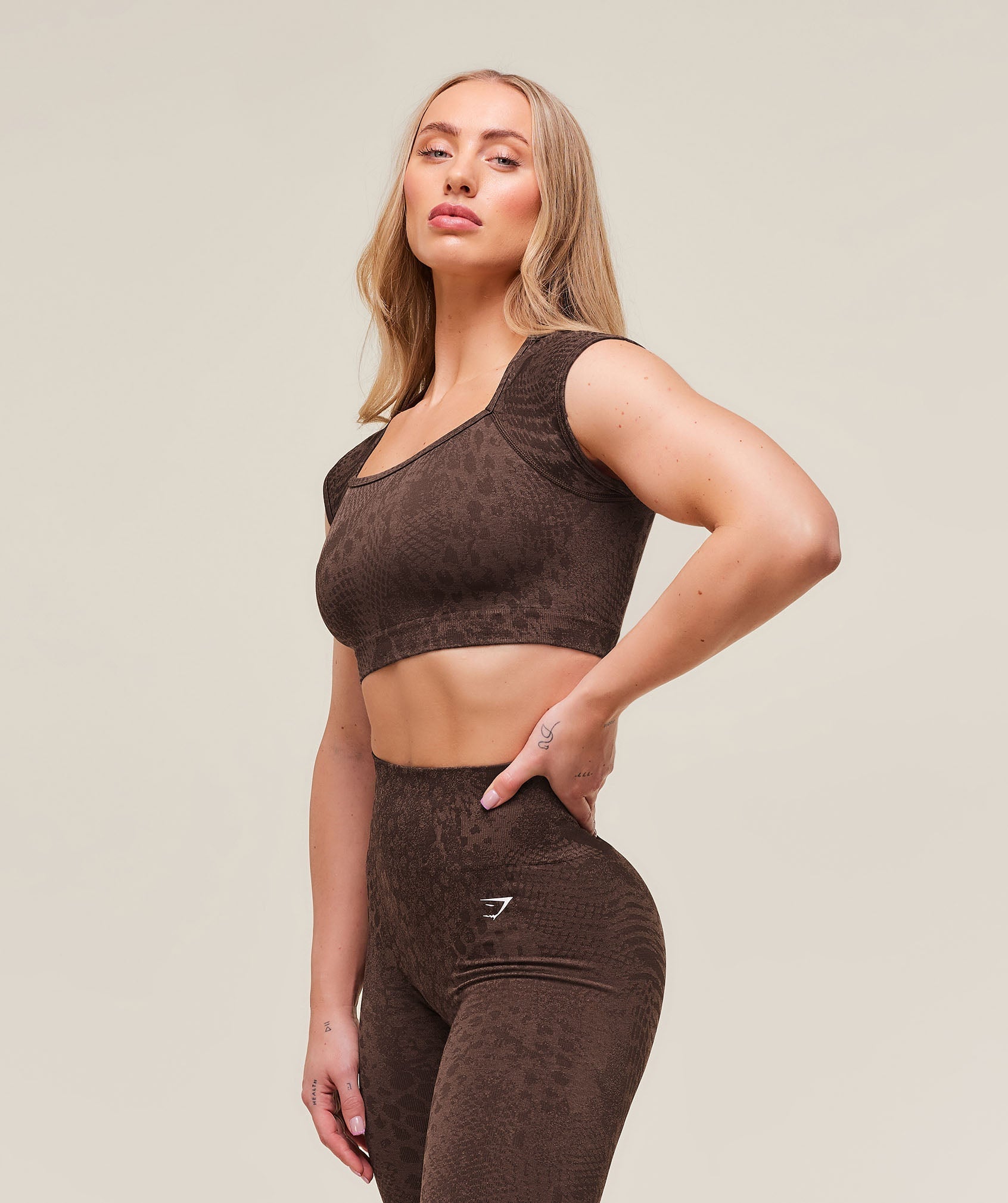 gymshark-adapt-x-whitney-animal-seamless-crop-top-brown-ss25
