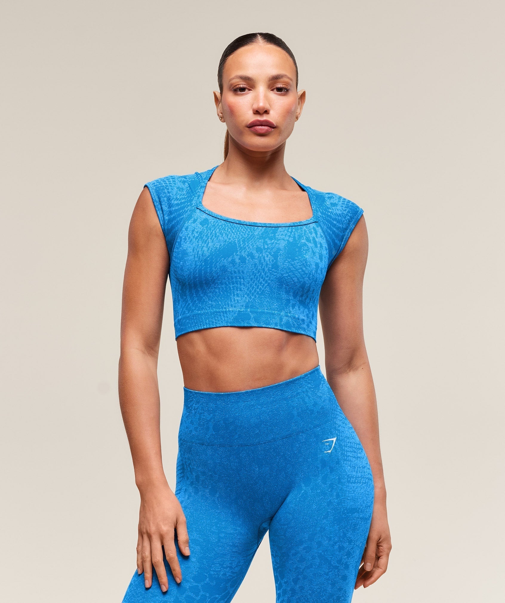 gymshark-adapt-x-whitney-animal-seamless-crop-top-barbell-blue-gentle-blue-ss25