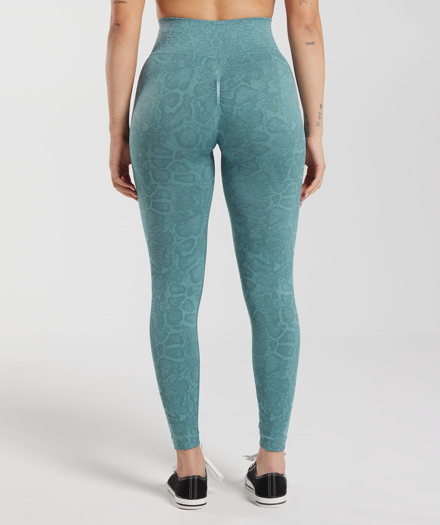 gymshark-adapt-animal-seamless-leggings-iceberg-blue-thunder-blue-ss23
