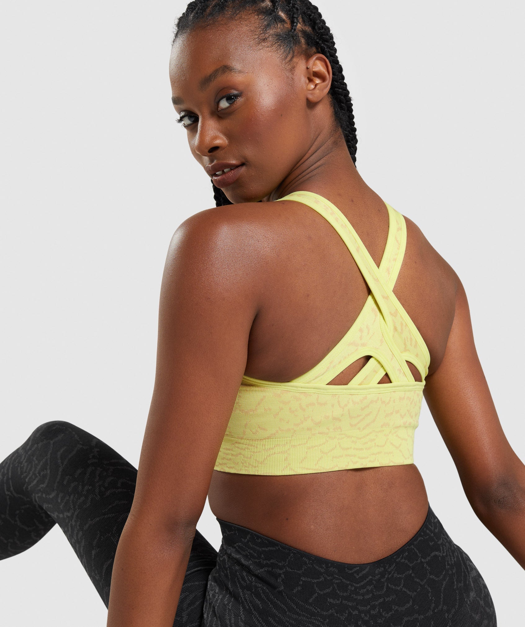 gymshark-adapt-animal-seamless-sports-bra-firefly-yellow-ss22