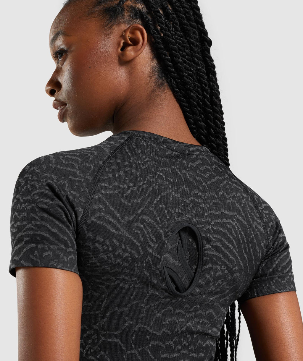gymshark-adapt-animal-seamless-t-shirt-black-ss22