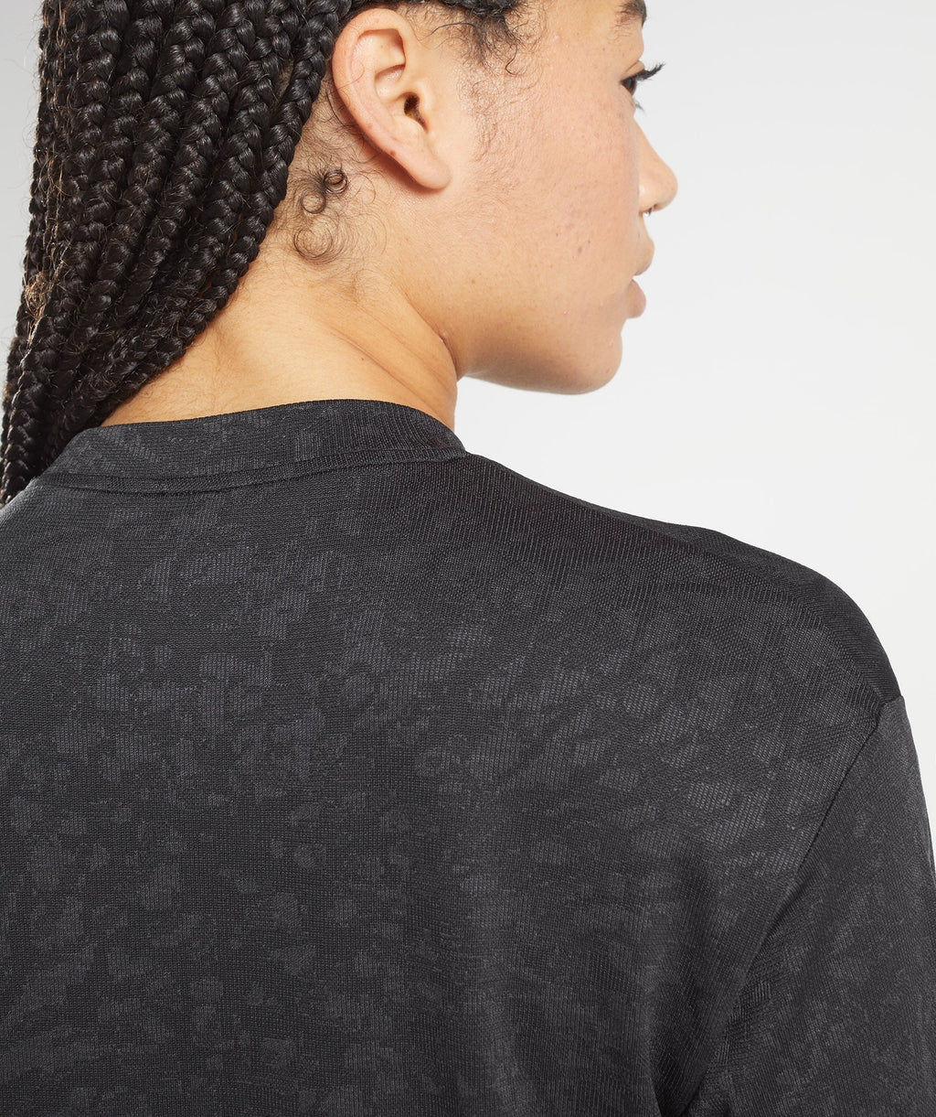 gymshark-adapt-animal-seamless-long-sleeve-top-wild-black-aw22
