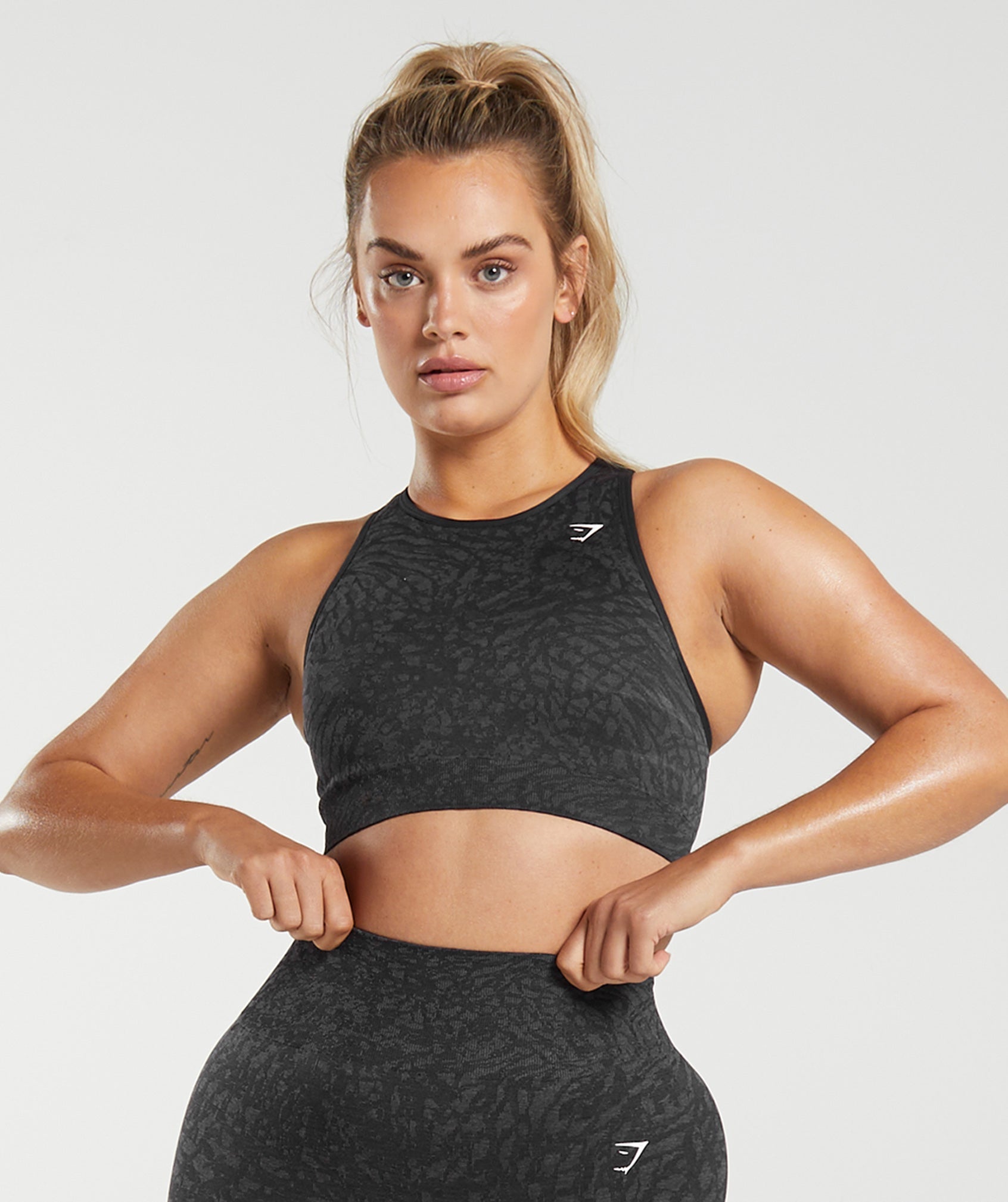 gymshark-adapt-animal-seamless-sports-bra-wild-black-aw22