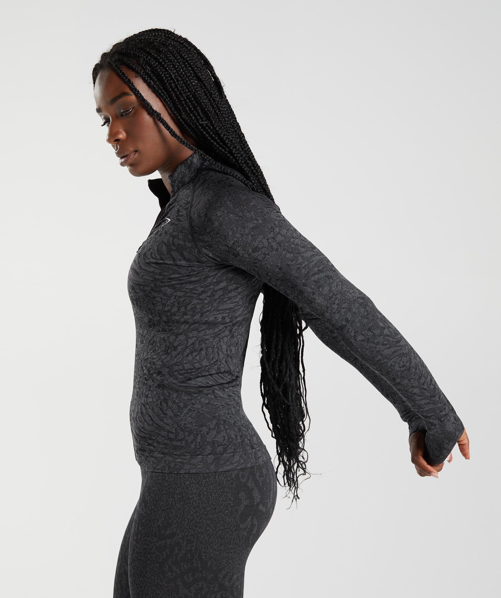 gymshark-adapt-animal-zip-through-wild-black-aw22