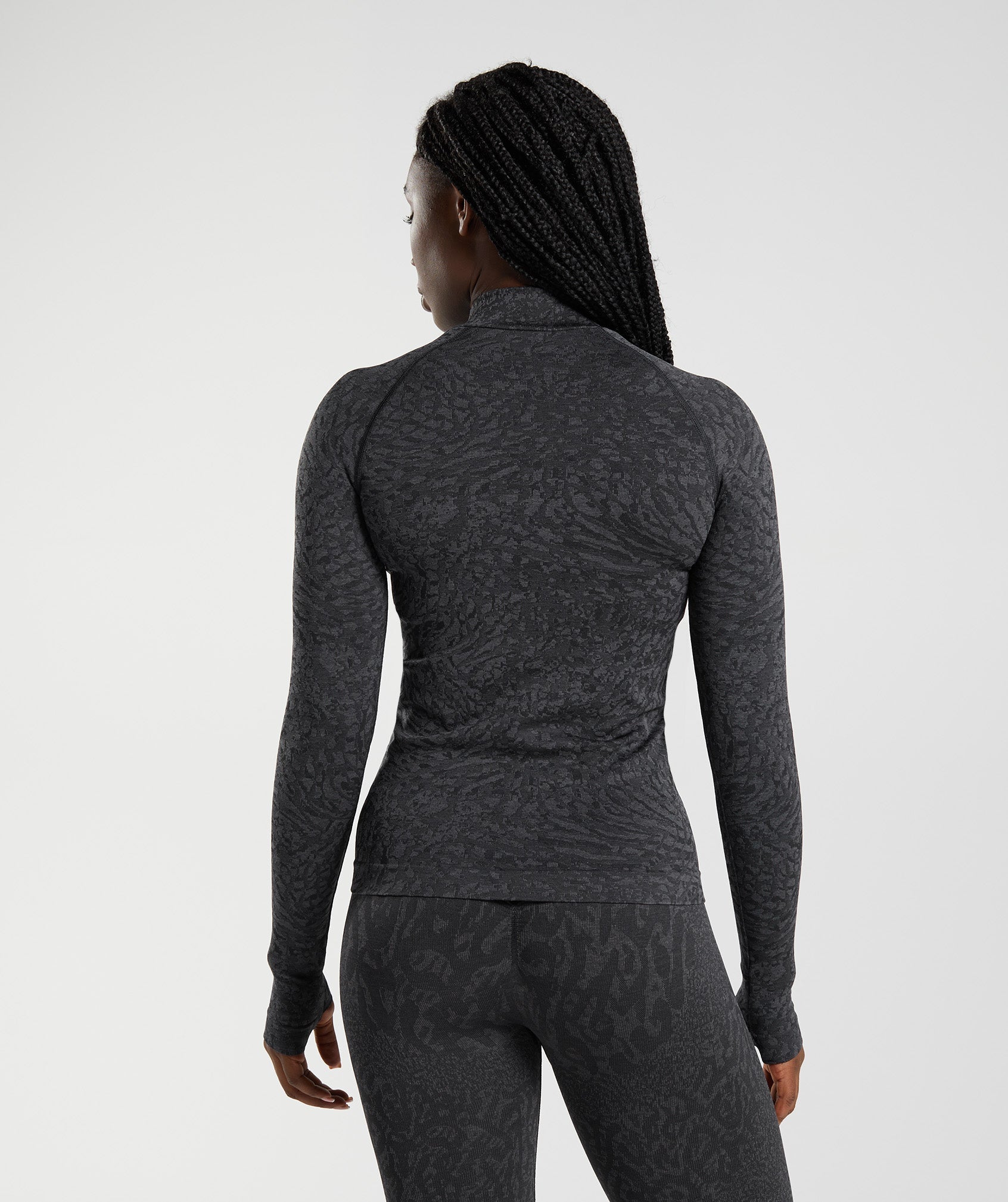 gymshark-adapt-animal-zip-through-wild-black-aw22