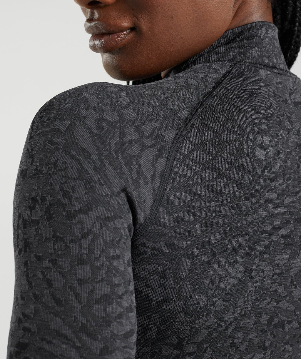 gymshark-adapt-animal-zip-through-wild-black-aw22