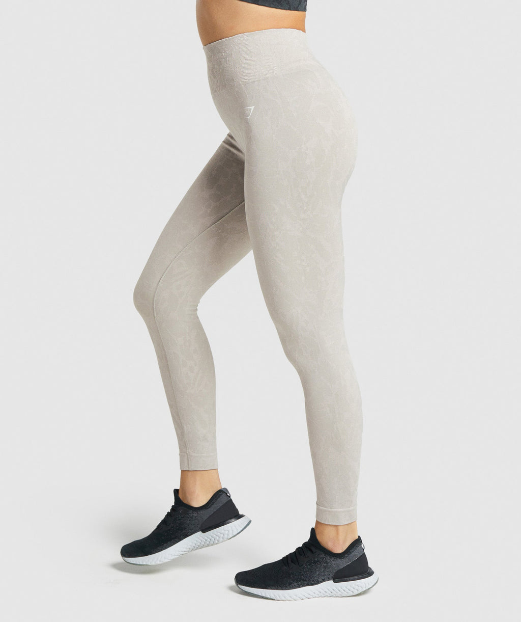 gymshark-adapt-animal-seamless-leggings-butterfly-grey