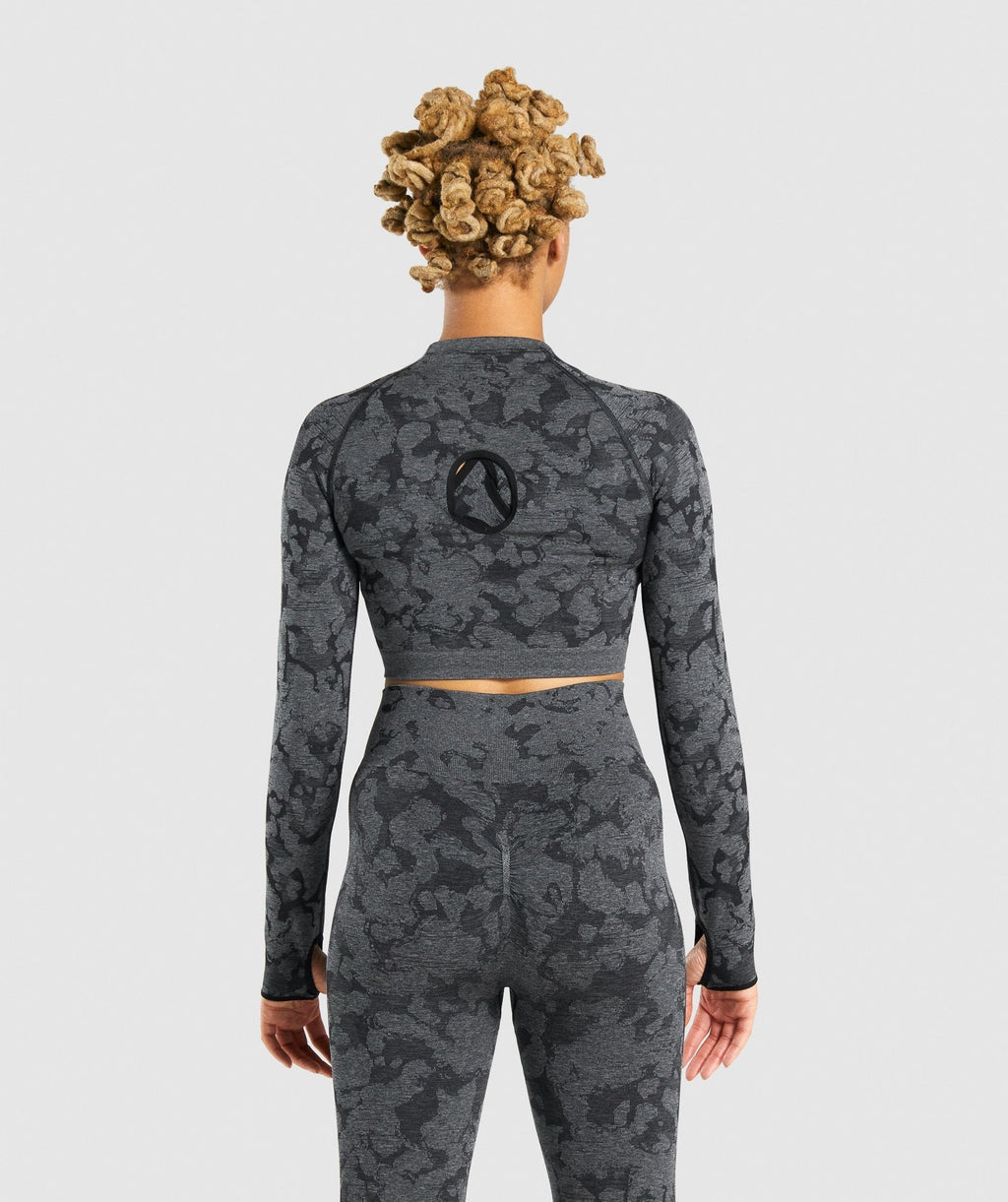 gymshark-adapt-camo-seamless-long-sleeve-crop-top-black