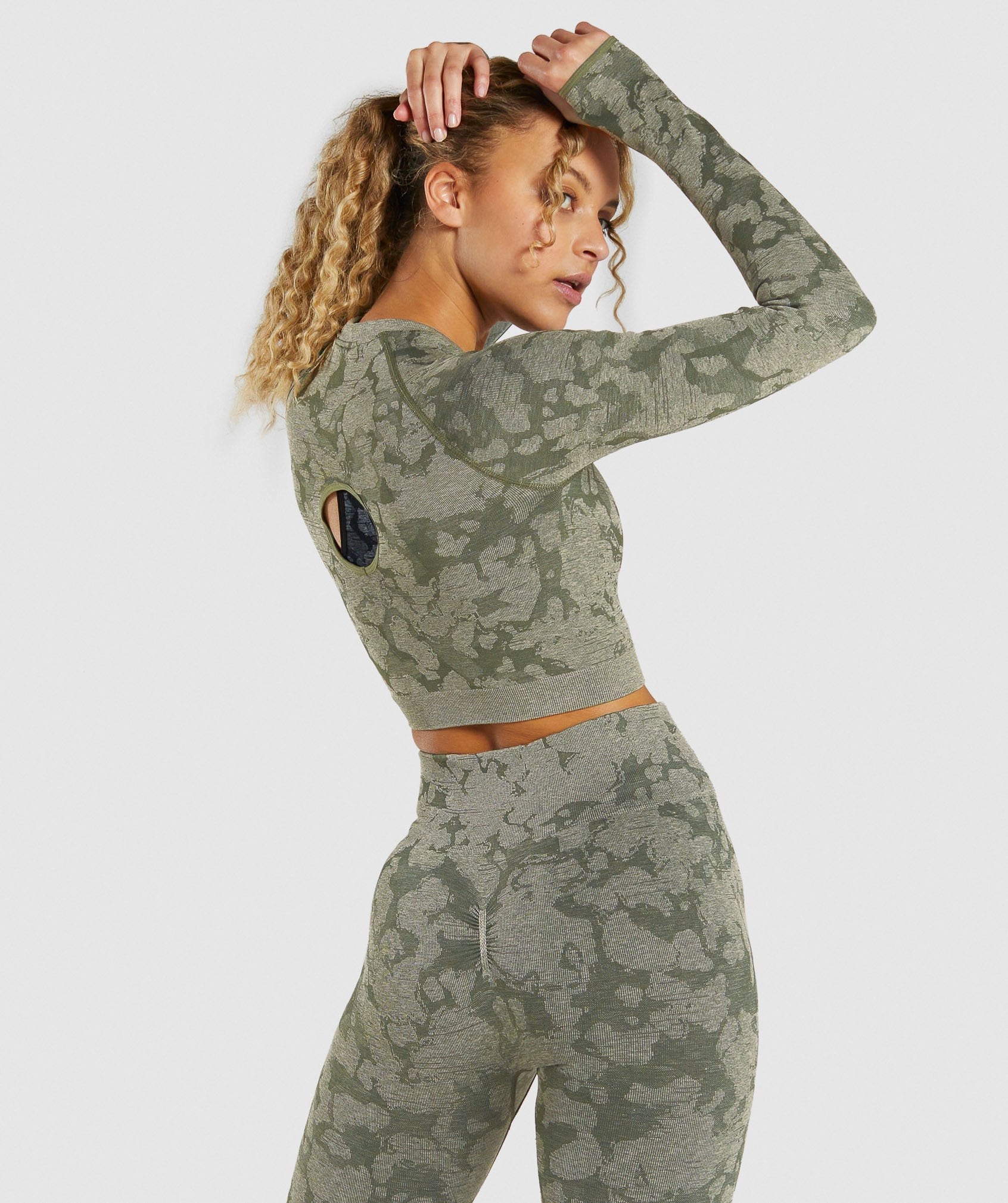 gymshark-adapt-camo-seamless-long-sleeve-crop-top-green