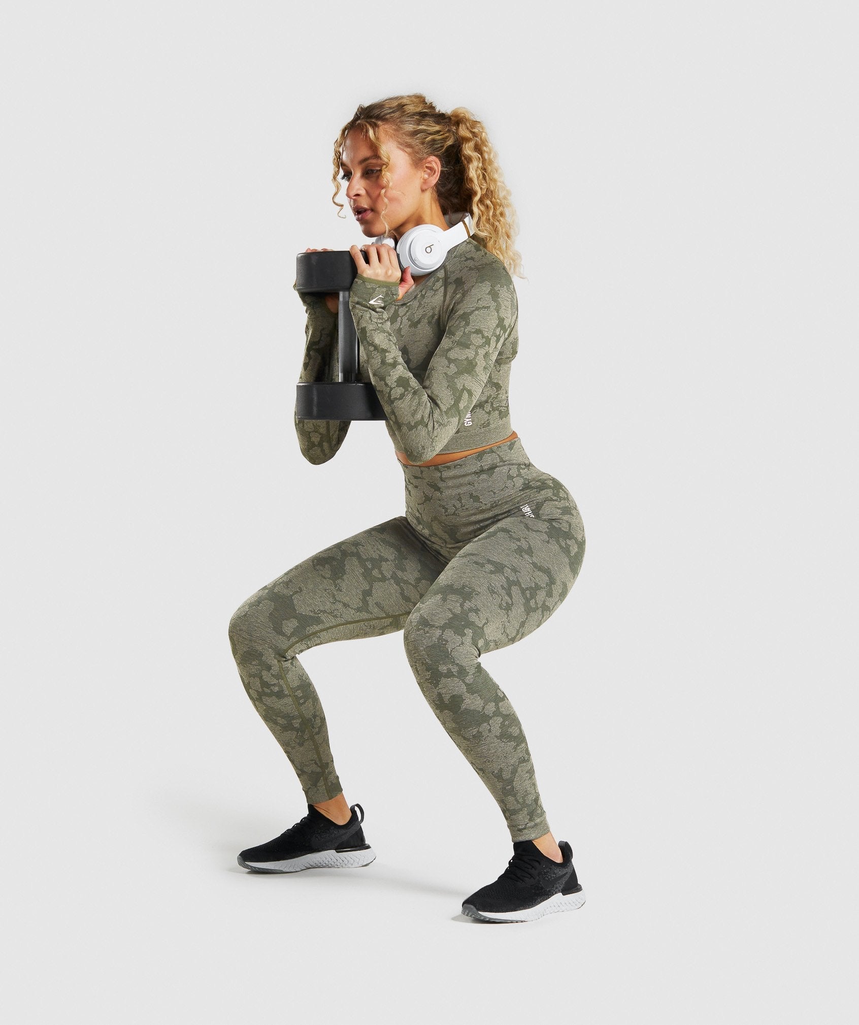 gymshark-adapt-camo-seamless-long-sleeve-crop-top-green