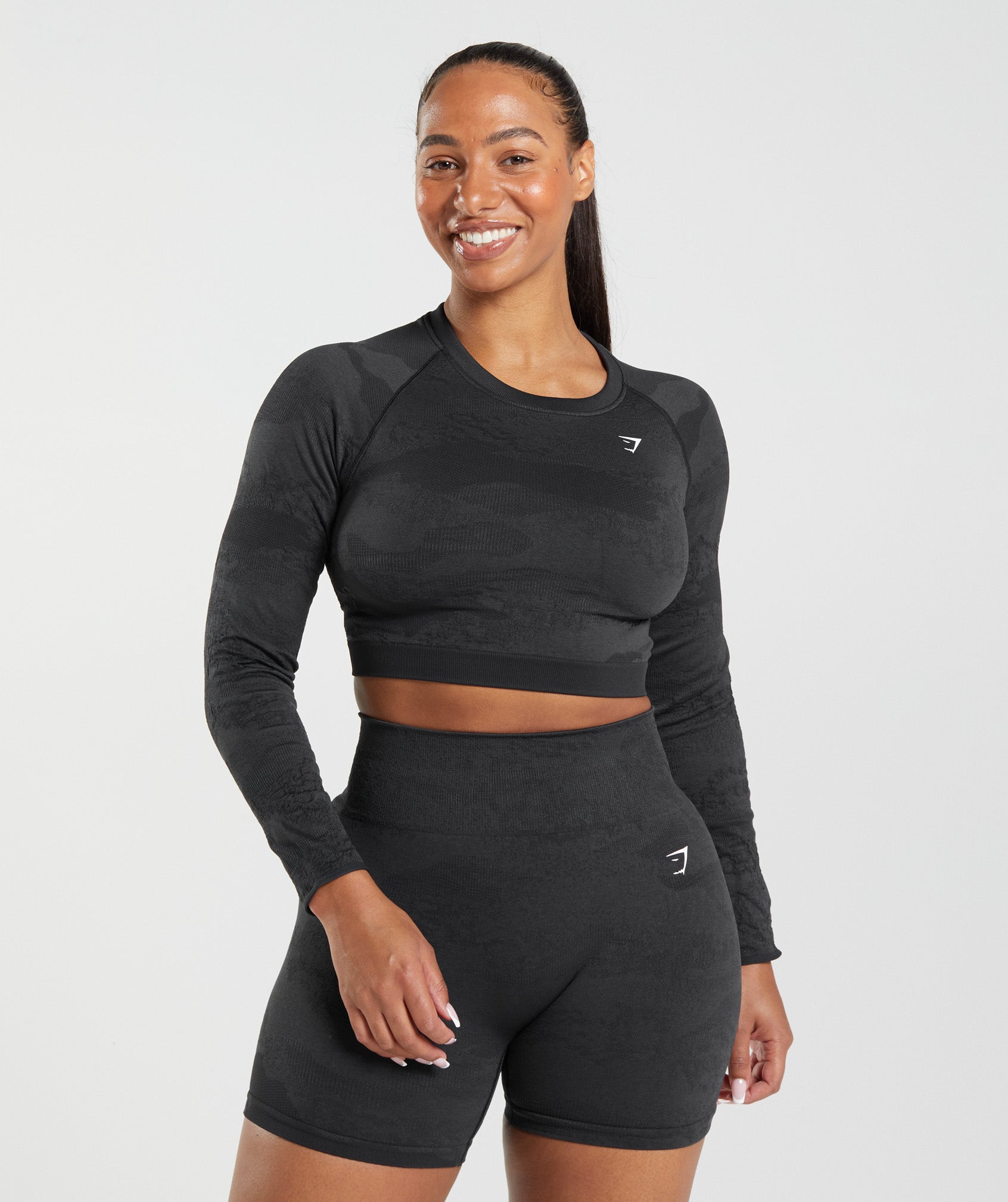 gymshark-adapt-camo-seamless-lace-back-top-black-onyx-grey-aw22