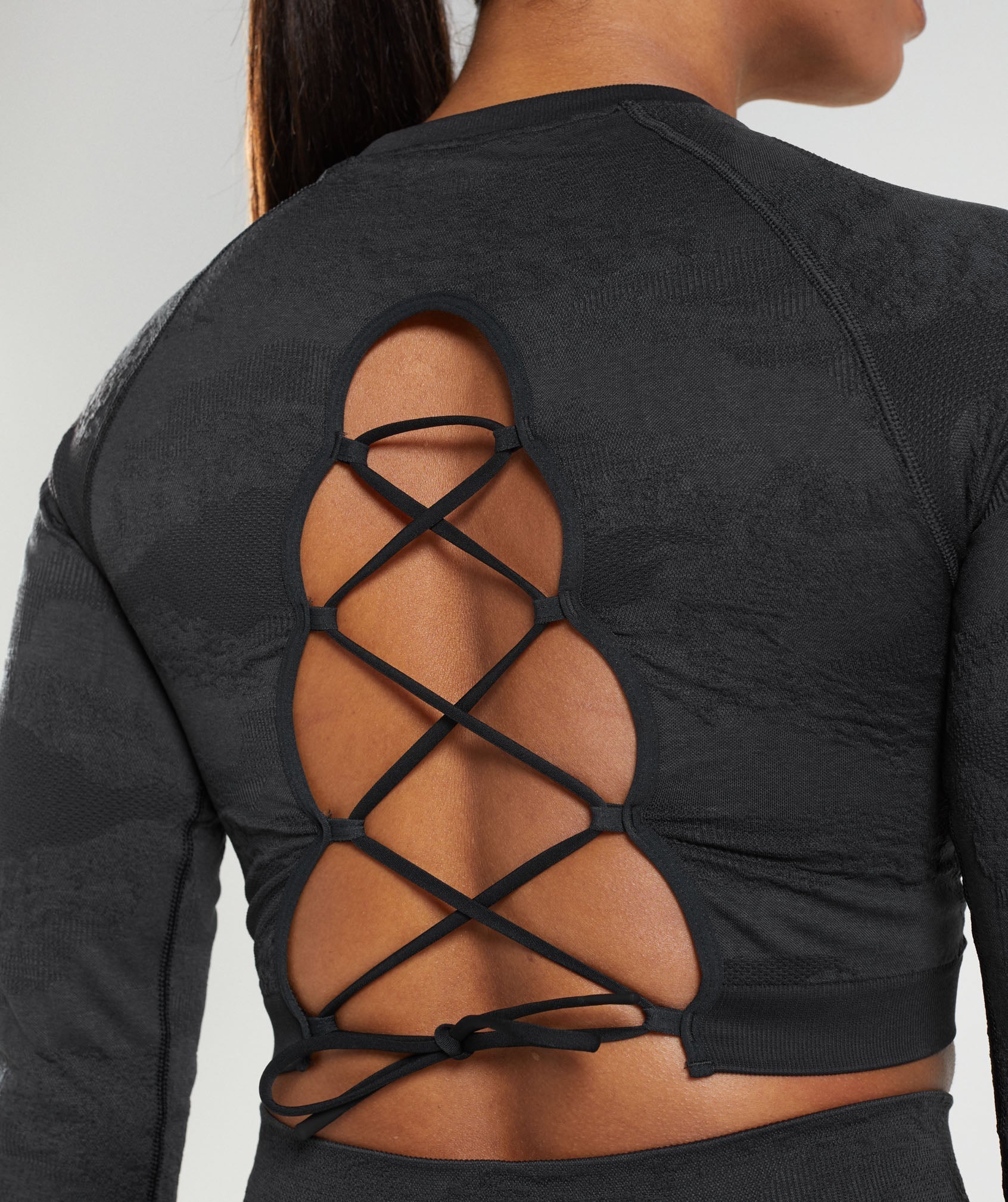 gymshark-adapt-camo-seamless-lace-back-top-black-onyx-grey-aw22