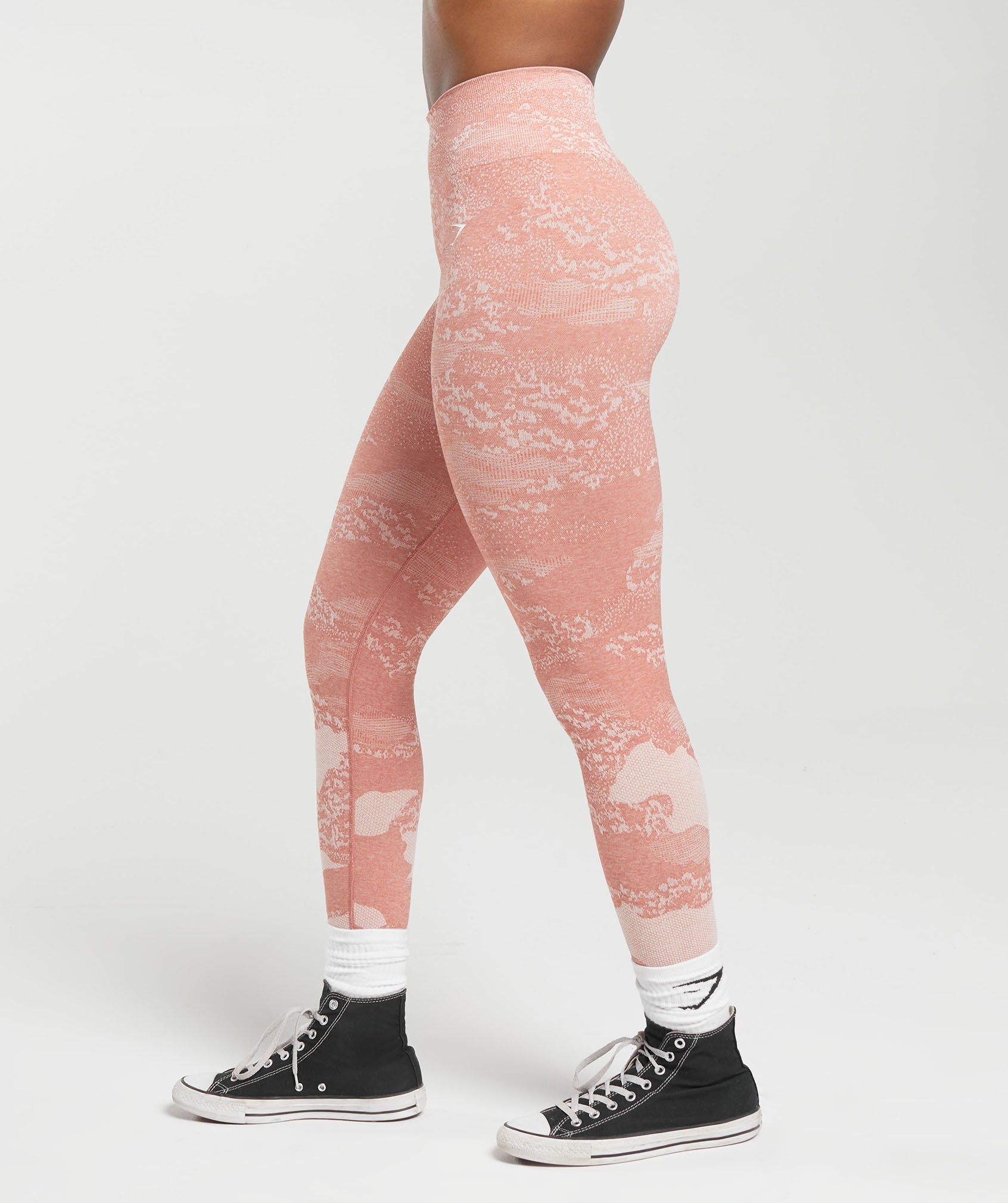 gymshark-adapt-camo-seamless-leggings-misty-pink-hazy-pink-ss23