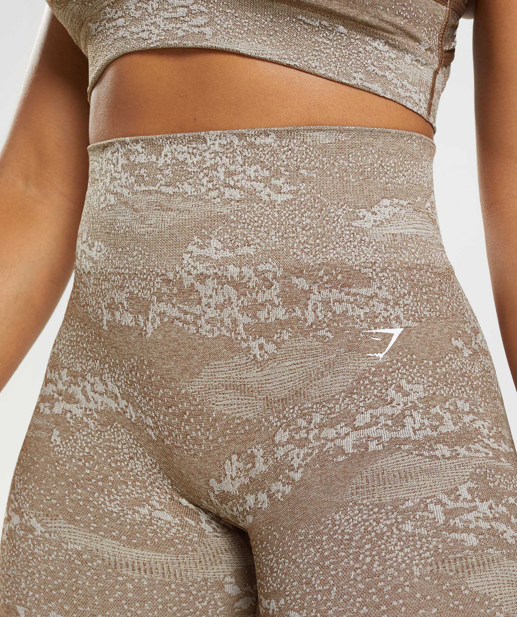 gymshark-adapt-camo-seamless-leggings-pebble-grey-soul-brown-aw22