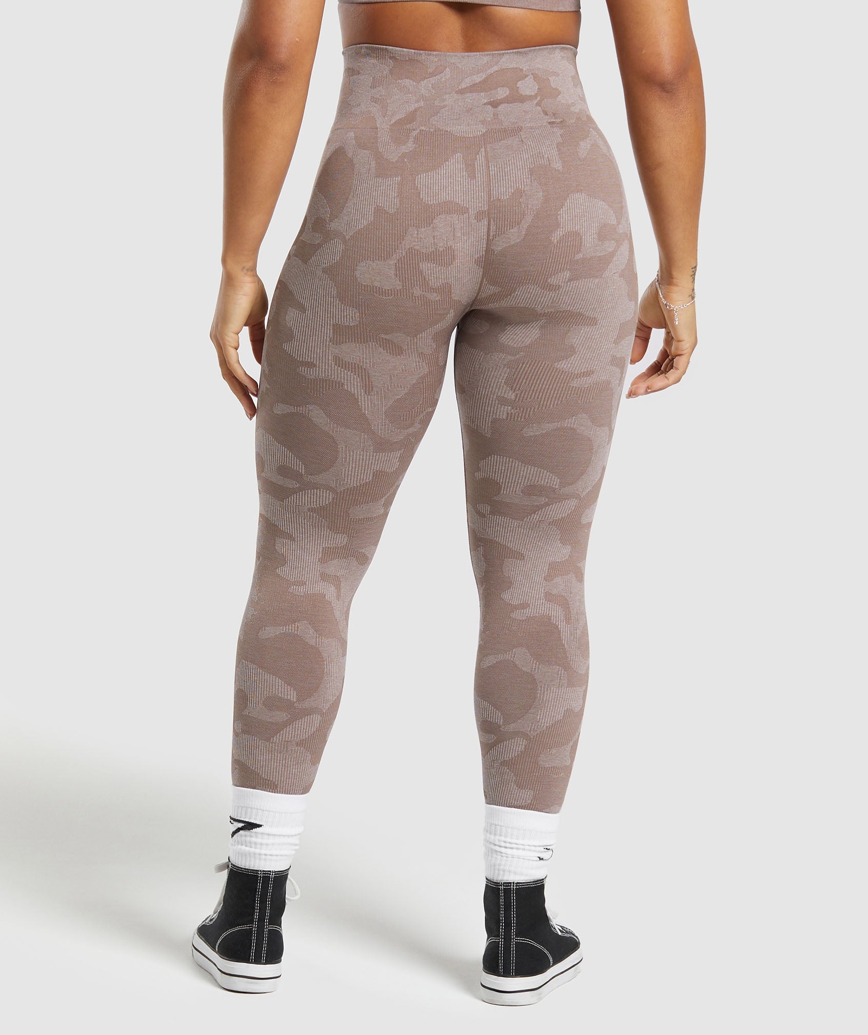 gymshark-adapt-camo-seamless-leggings-mocha-mauve-stone-pink-ss24