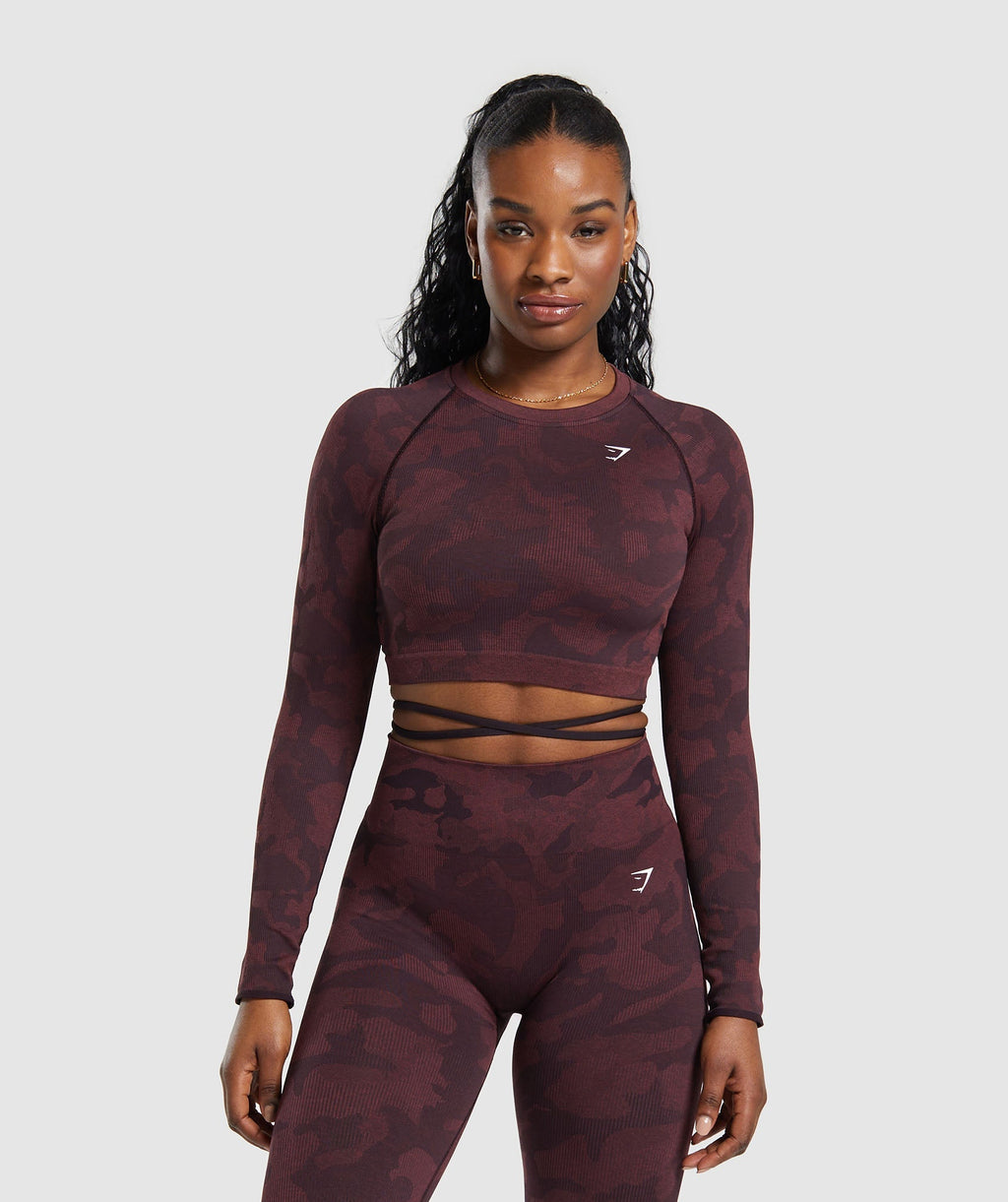 gymshark-adapt-camo-seamless-long-sleeve-crop-top-crop-tops-brown-ss24