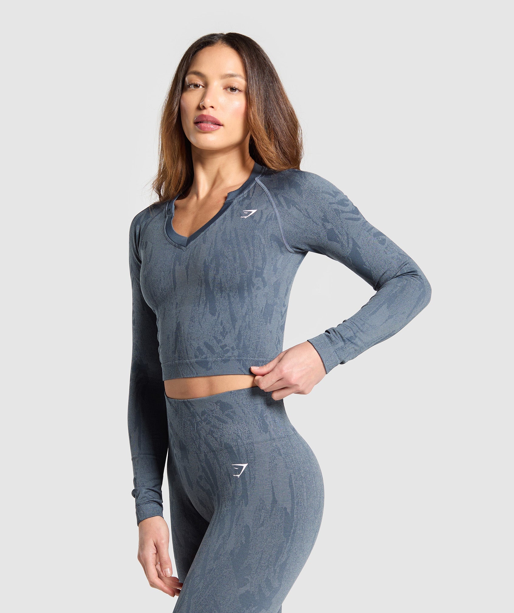gymshark-adapt-camo-seamless-long-sleeve-top-titanium-blue-denim-grey-ss25