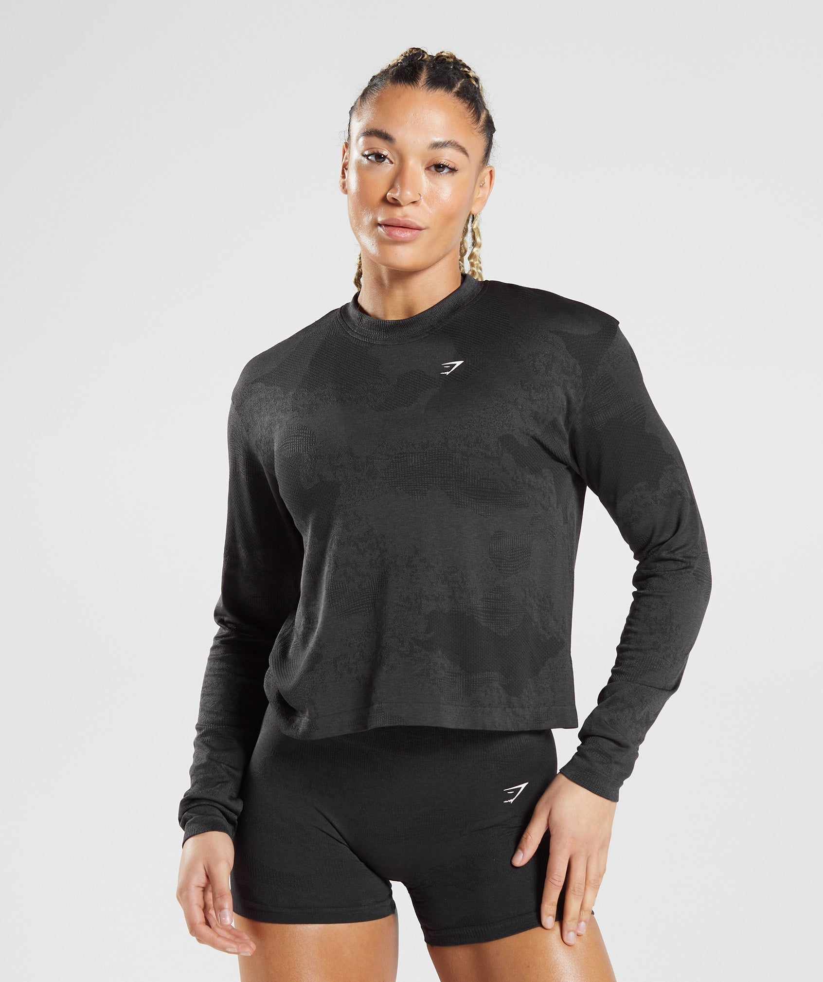 gymshark-adapt-camo-seamless-long-sleeve-top-black-ss23