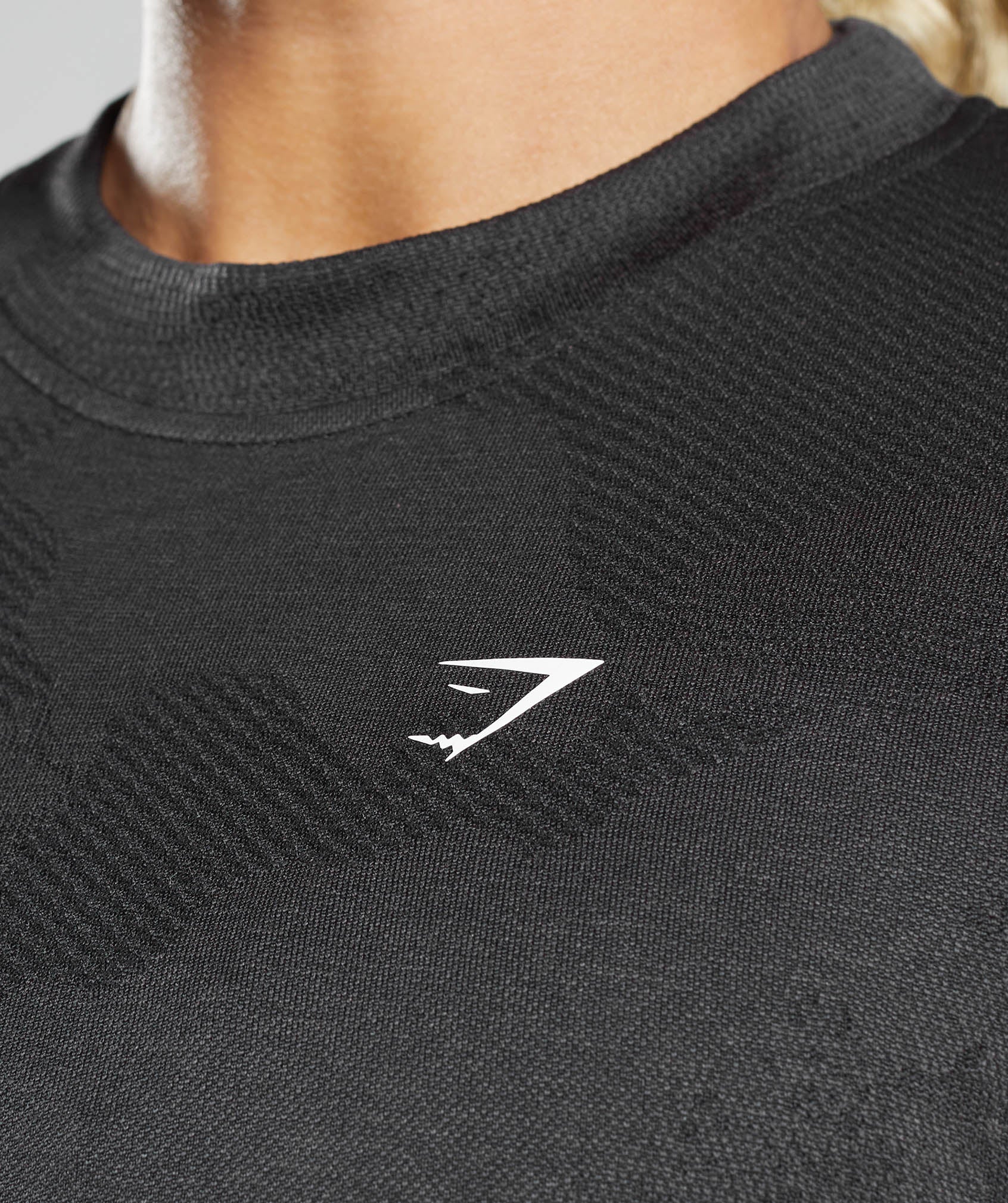 gymshark-adapt-camo-seamless-long-sleeve-top-black-ss23