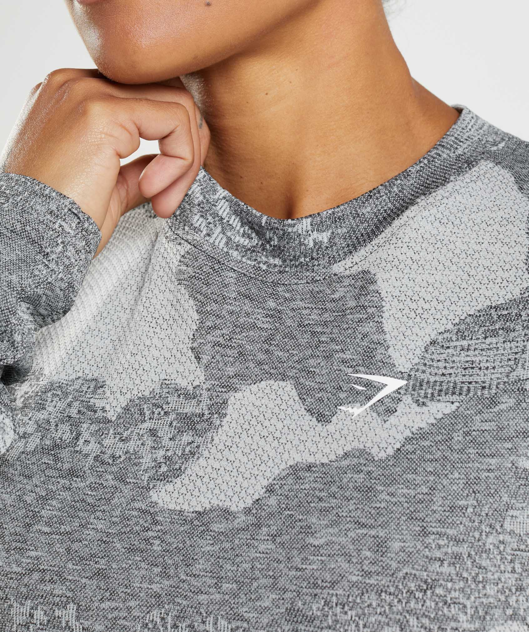 gymshark-adapt-camo-seamless-long-sleeve-top-light-grey-black-aw22