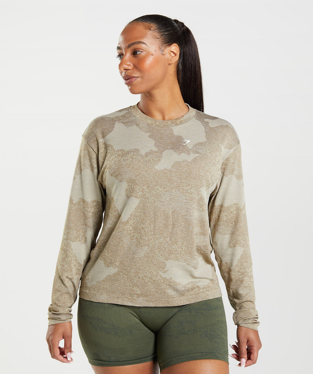 gymshark-adapt-camo-seamless-long-sleeve-top-pebble-grey-soul-brown-aw22