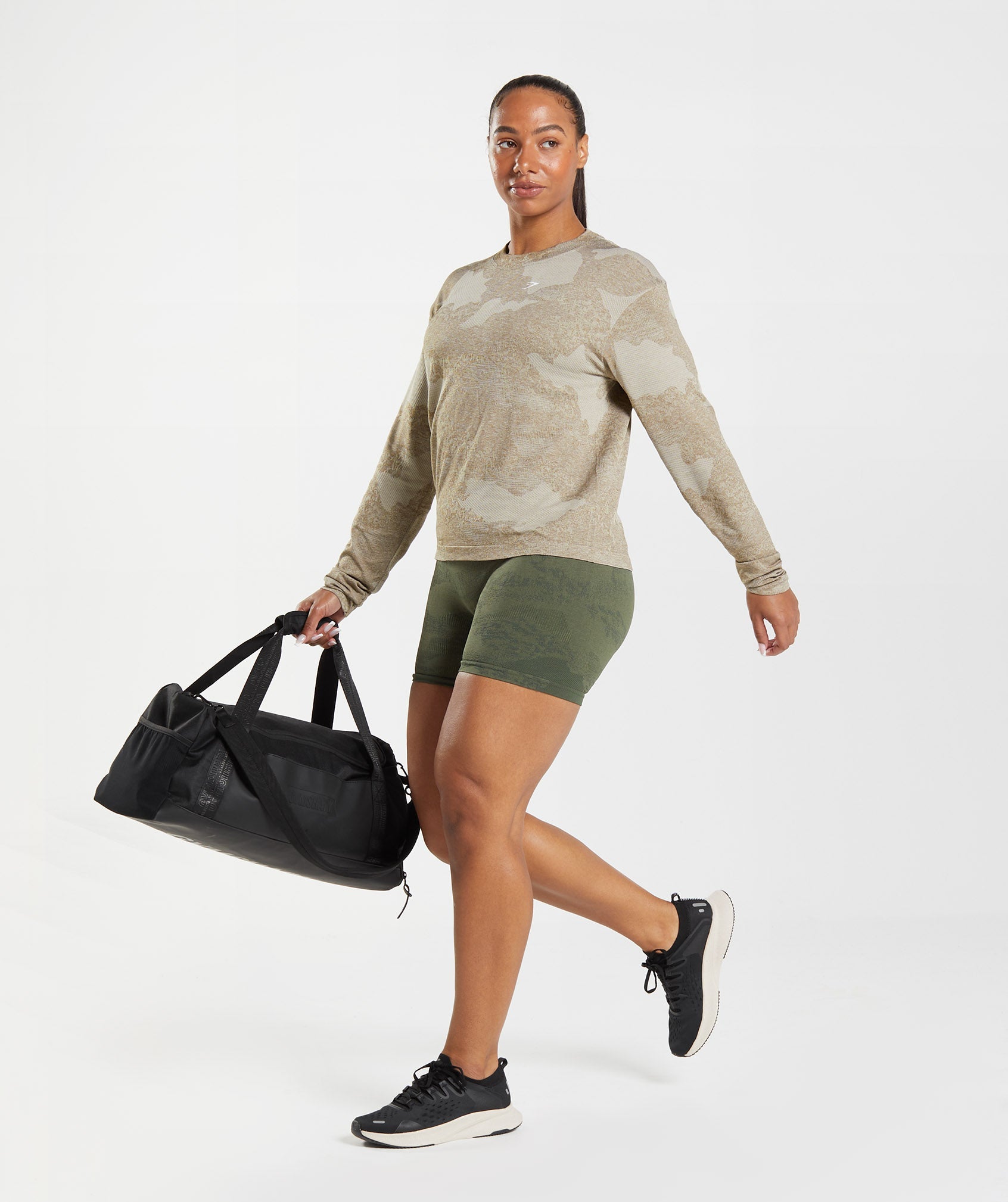 gymshark-adapt-camo-seamless-long-sleeve-top-pebble-grey-soul-brown-aw22