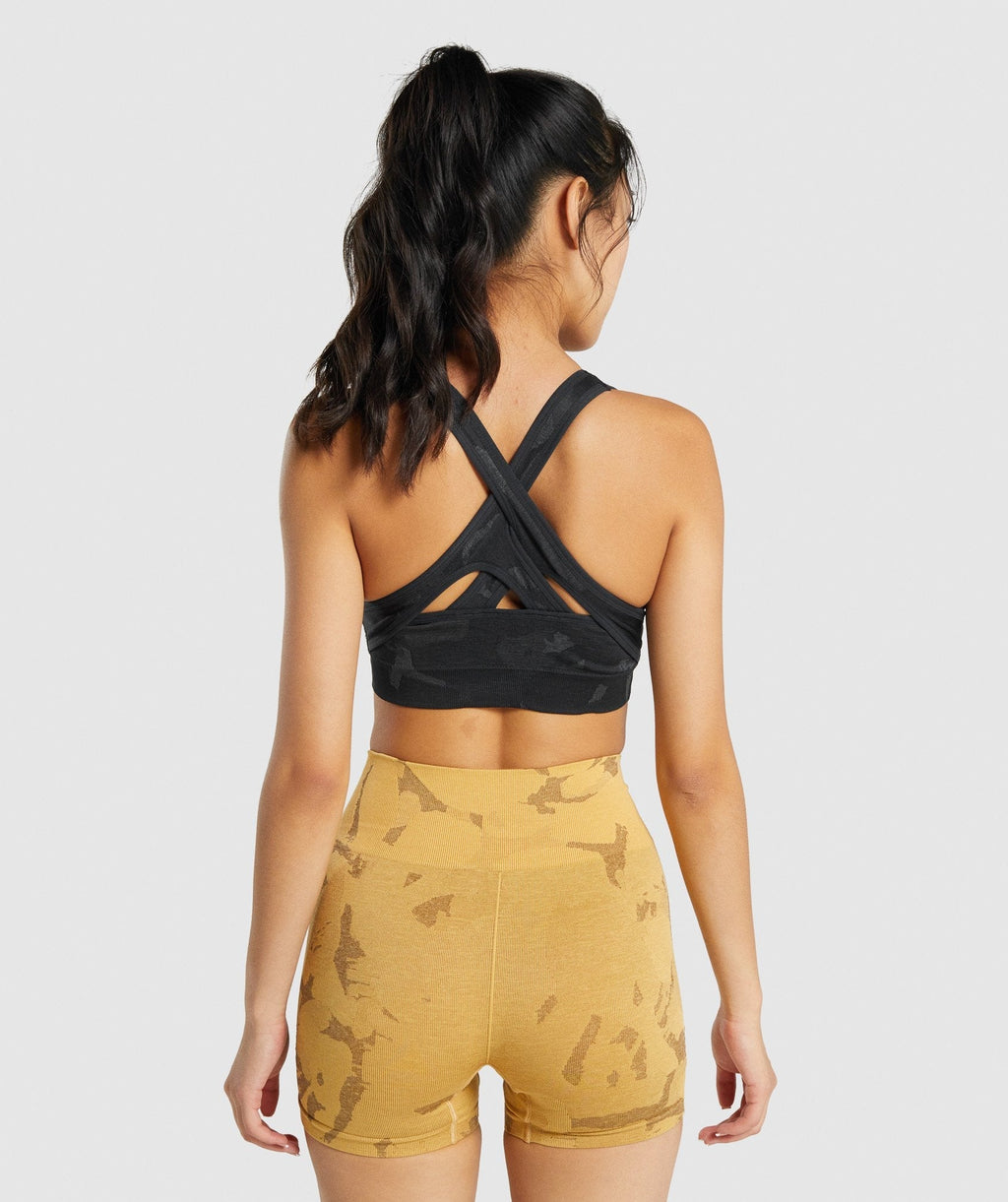 gymshark-adapt-camo-seamless-sports-bra-savanna-black-aw21