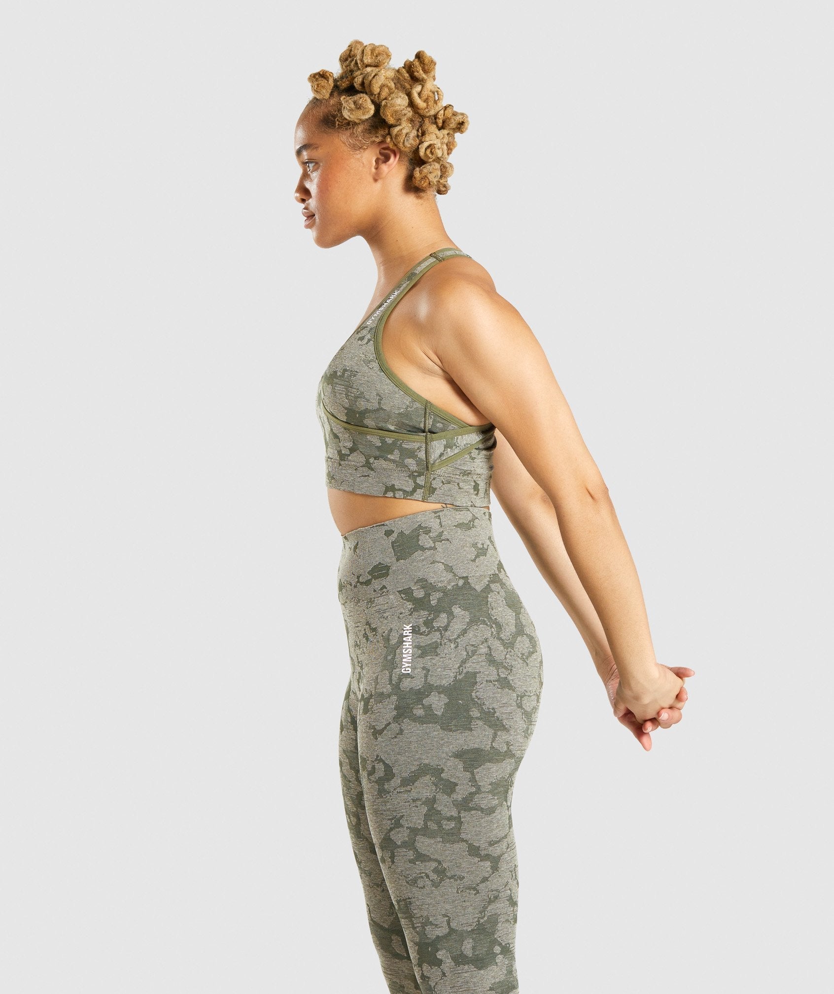 gymshark-adapt-camo-seamless-sports-bra-green