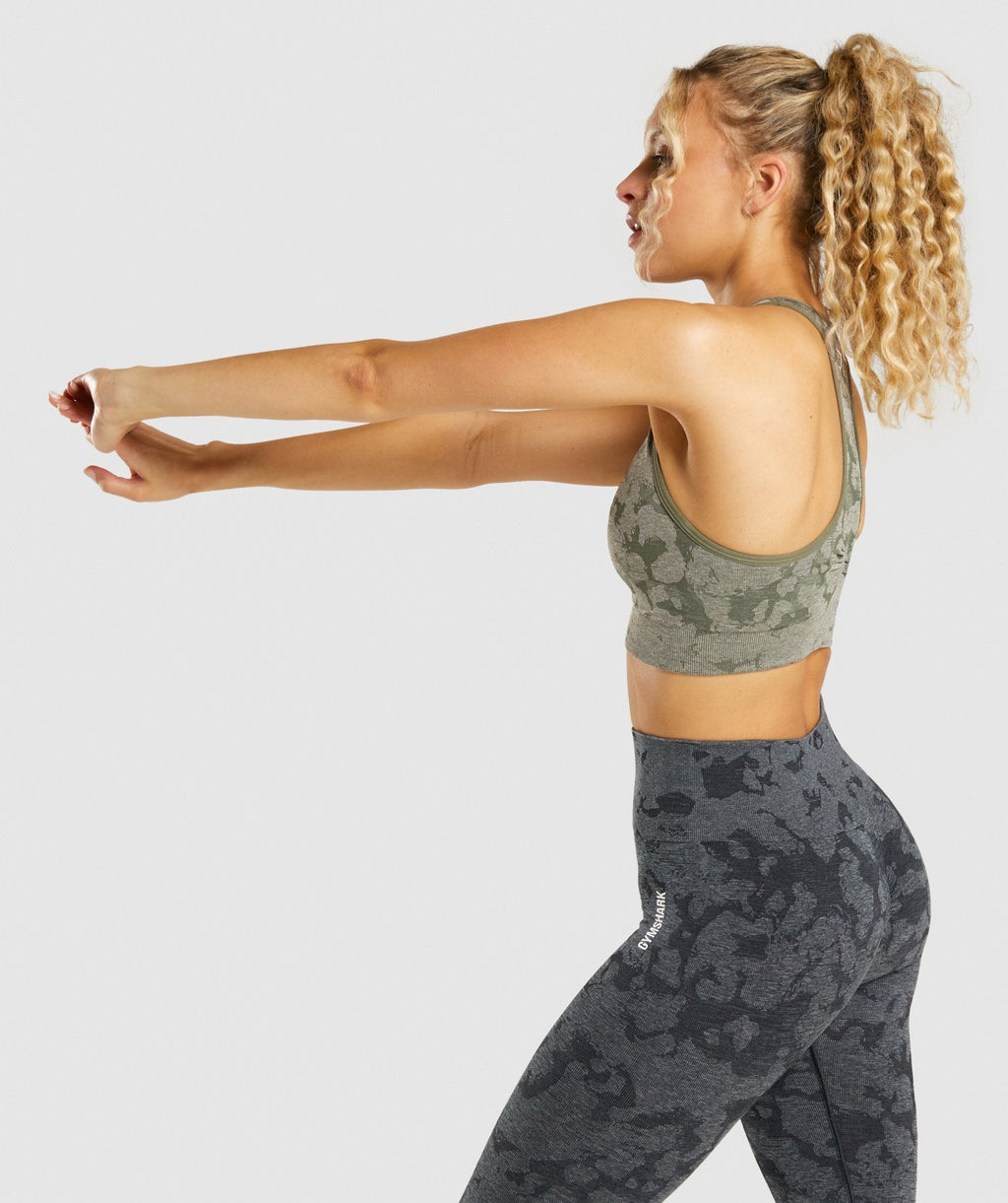 gymshark-adapt-camo-seamless-racer-back-sports-bra-green