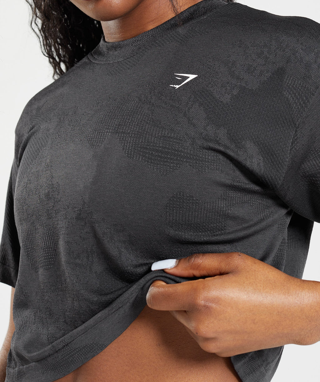 gymshark-adapt-camo-seamless-crop-top-black-onyx-grey-ss23
