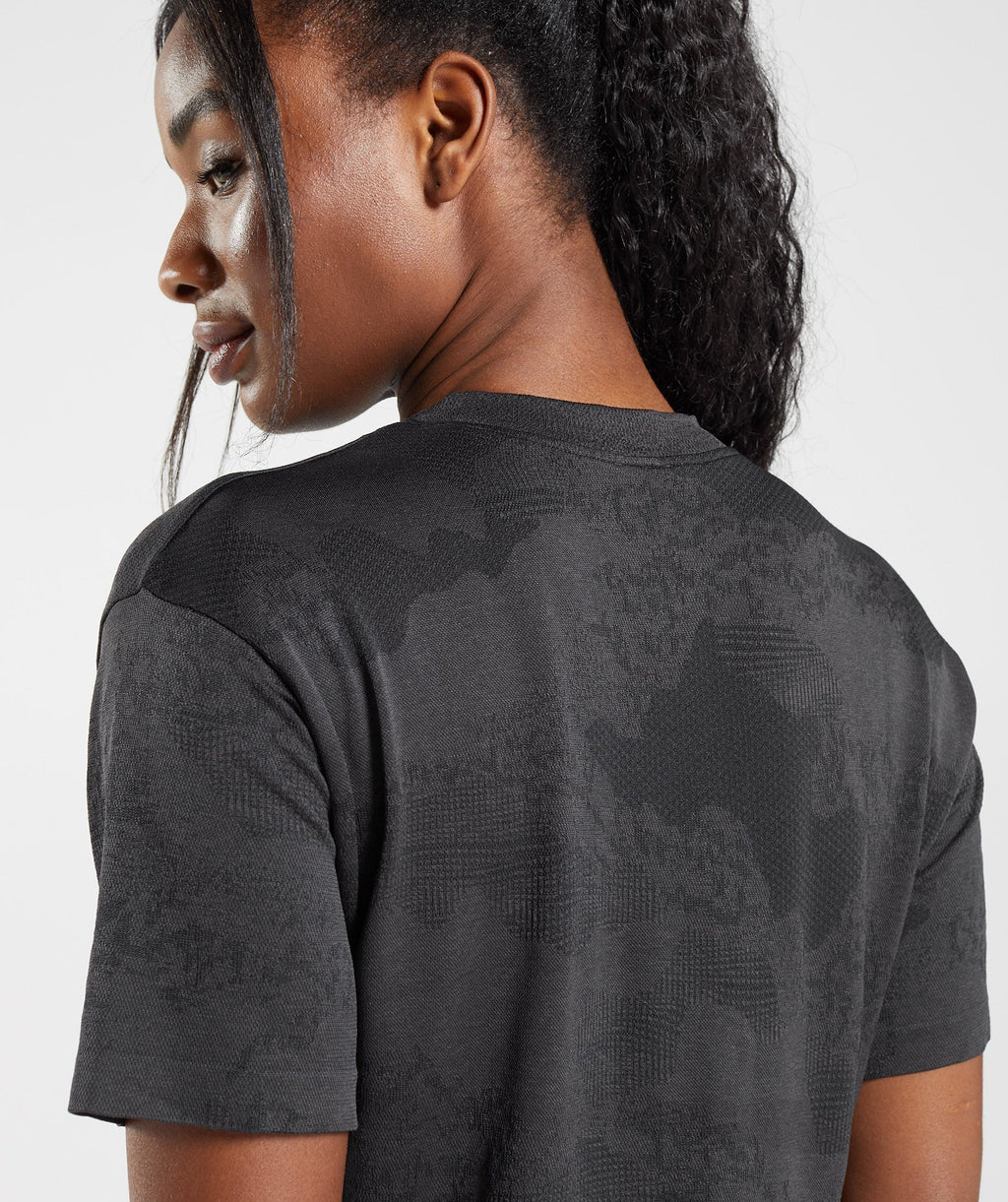 gymshark-adapt-camo-seamless-crop-top-black-onyx-grey-ss23