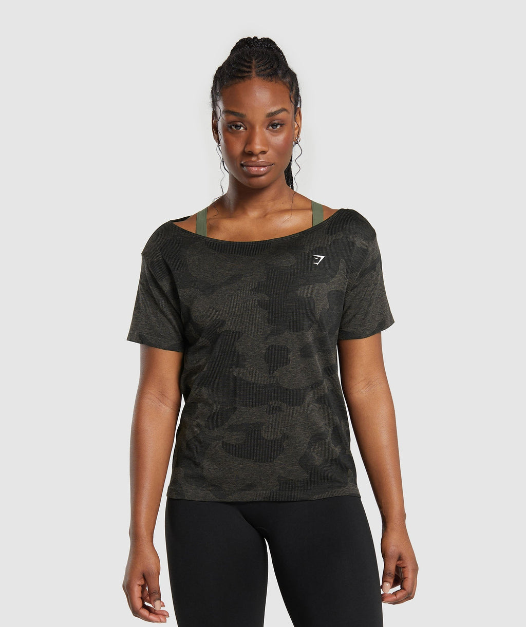 gymshark-adapt-camo-seamless-t-shirt-black-camo-brown-ss24