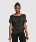 gymshark-adapt-camo-seamless-t-shirt-black-camo-brown-ss24