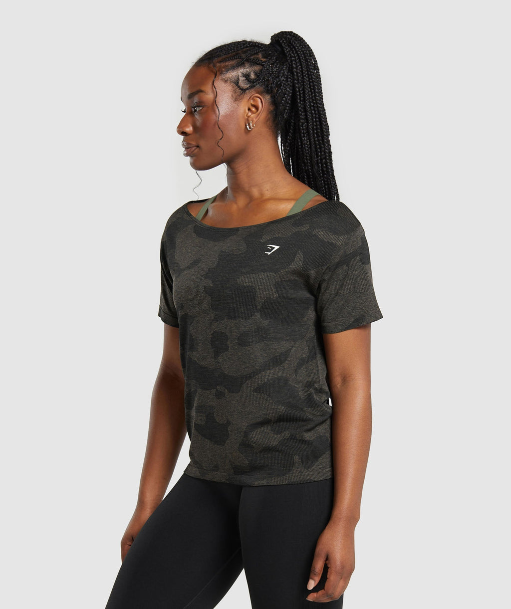 gymshark-adapt-camo-seamless-t-shirt-black-camo-brown-ss24