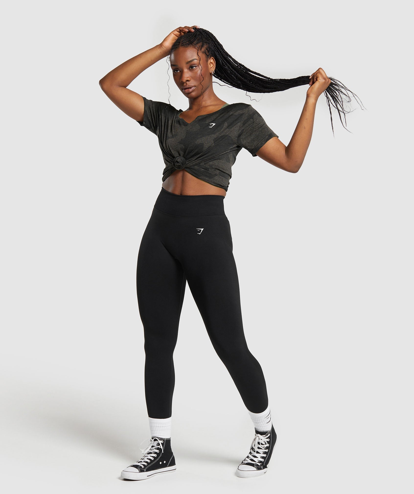 gymshark-adapt-camo-seamless-t-shirt-black-camo-brown-ss24